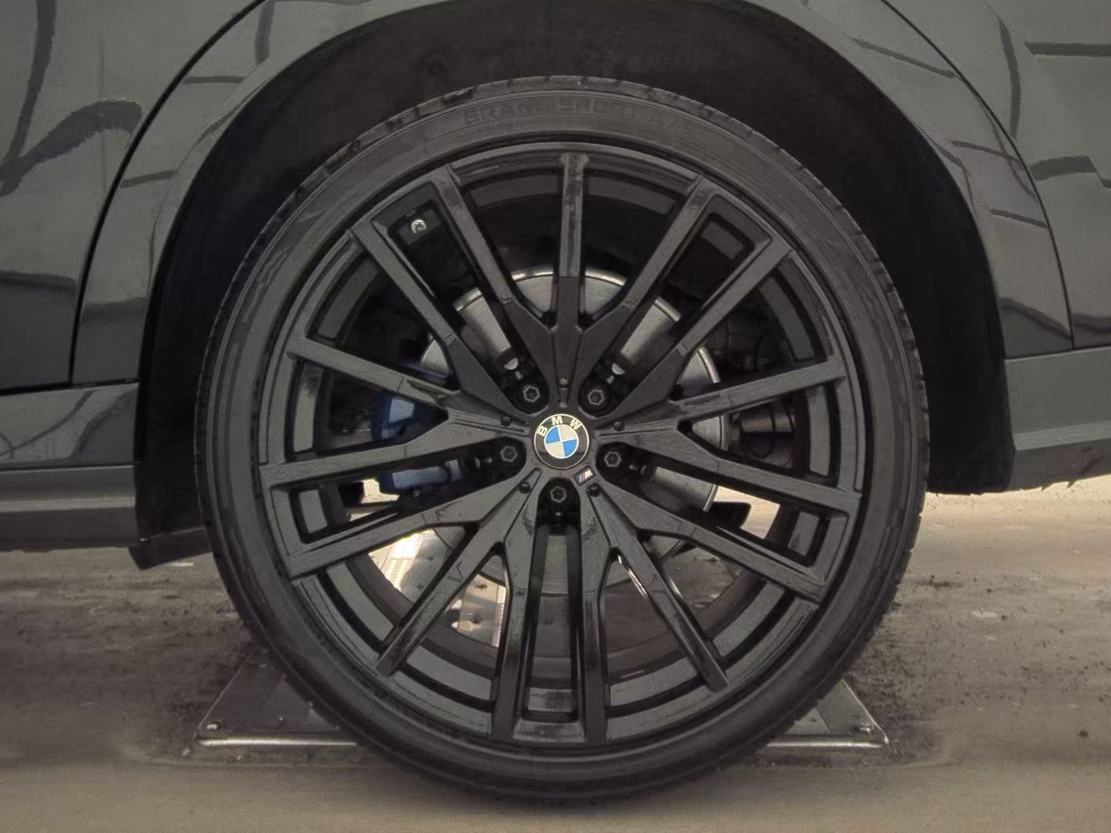 2022 BMW X6 xDrive40i AWD