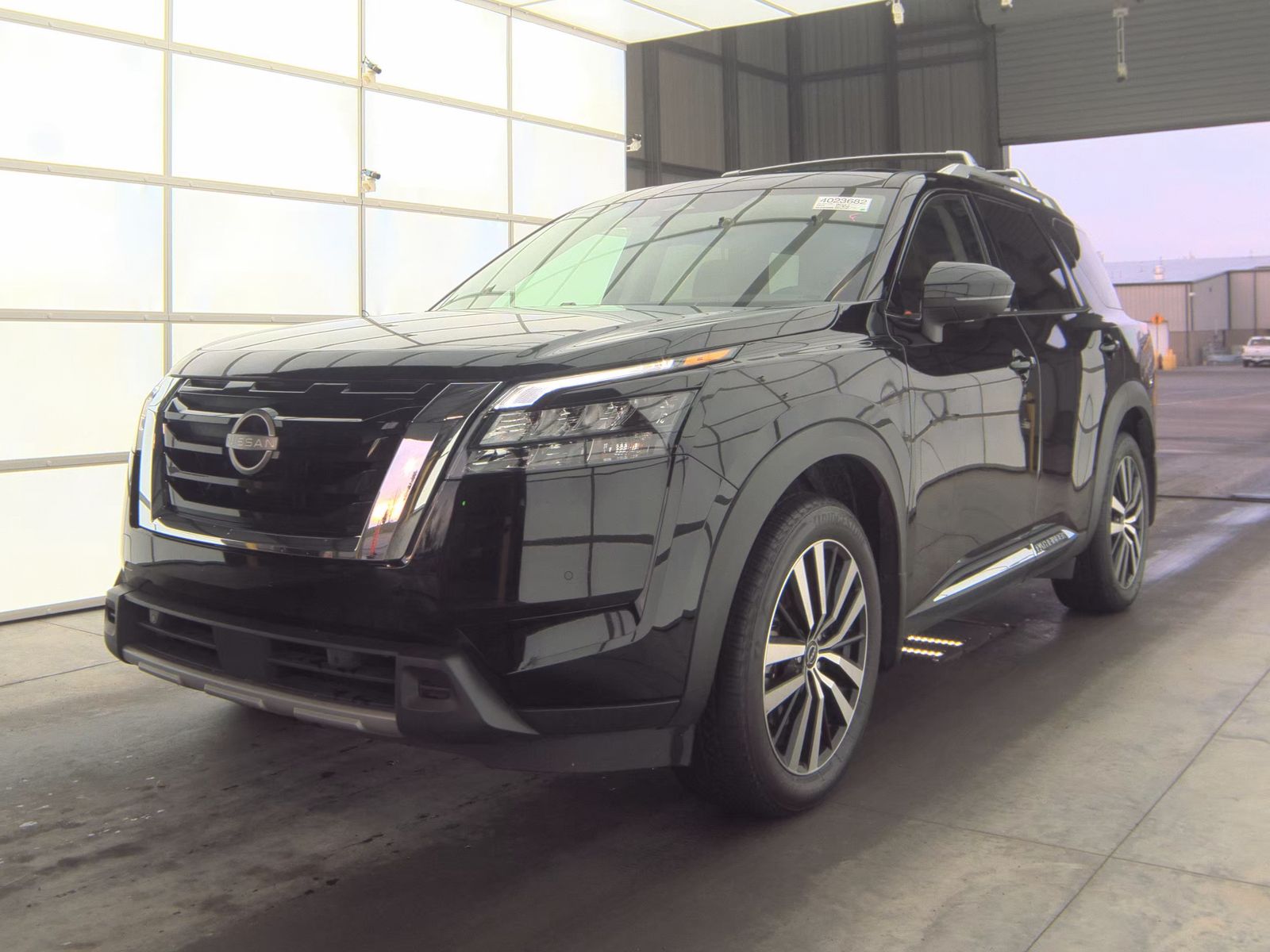 2025 Nissan Pathfinder Platinum AWD