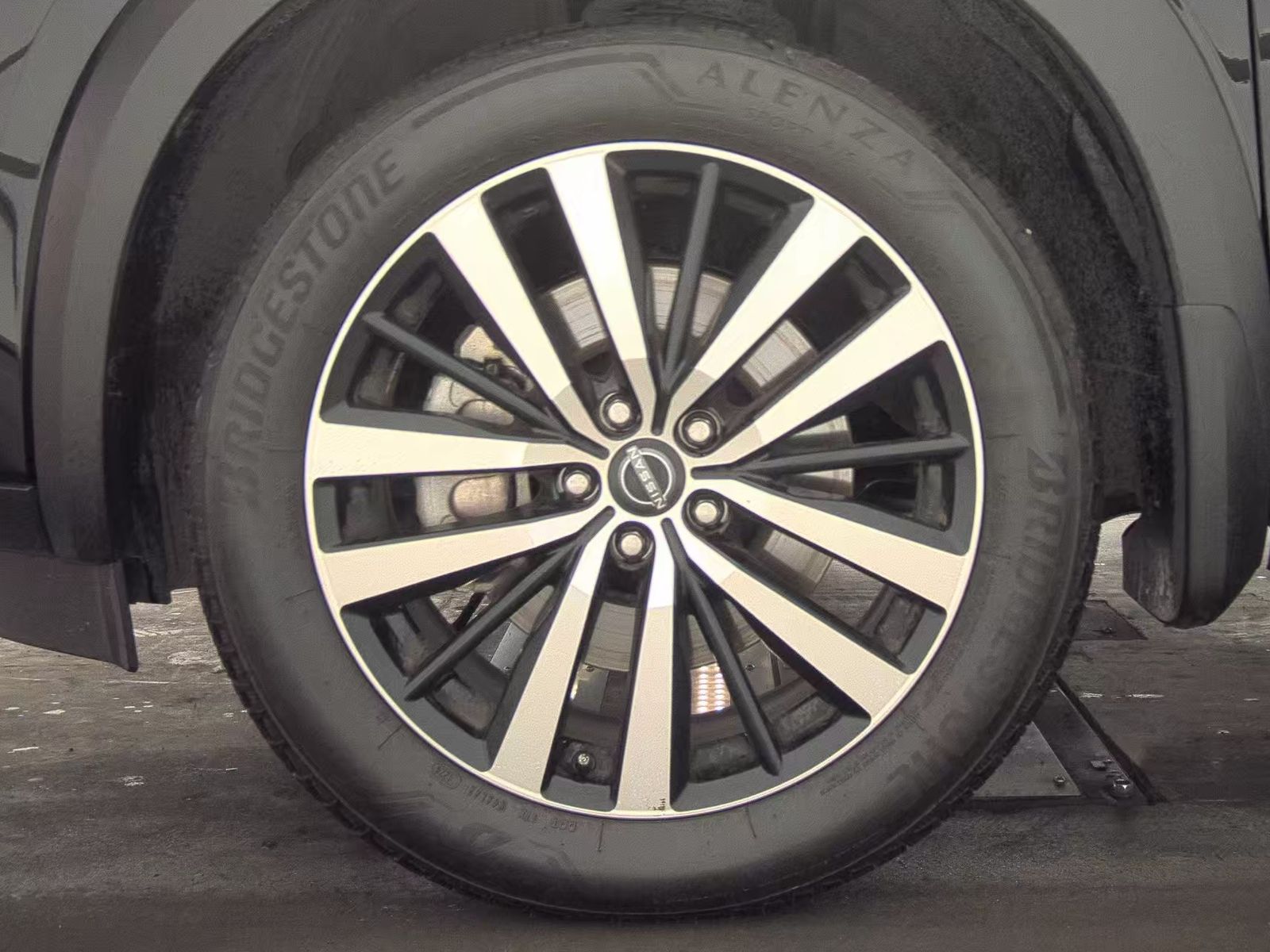 2025 Nissan Pathfinder Platinum AWD