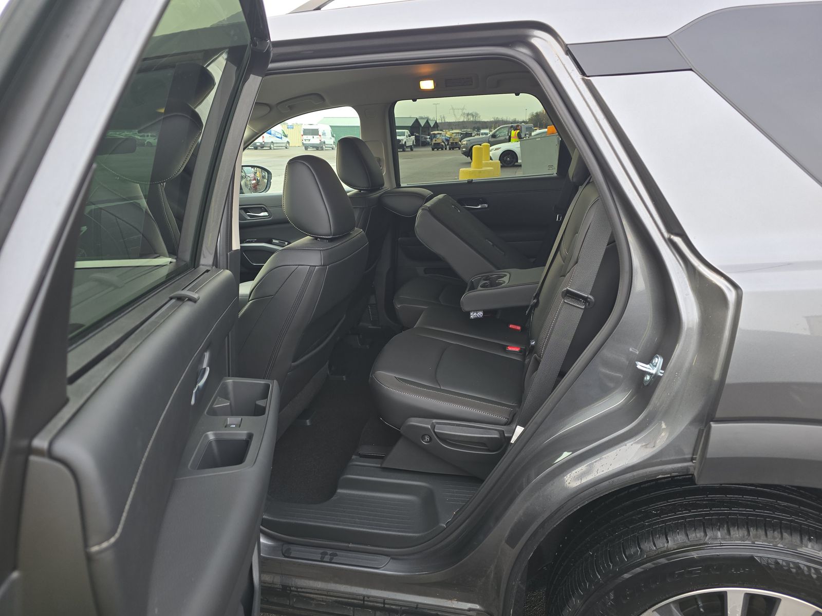 2025 Nissan Pathfinder SL AWD