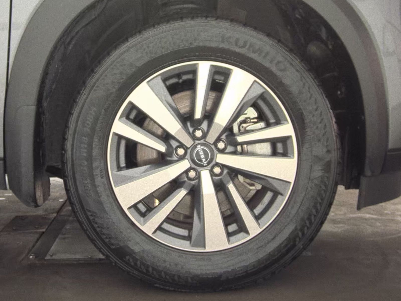 2025 Nissan Pathfinder SL AWD