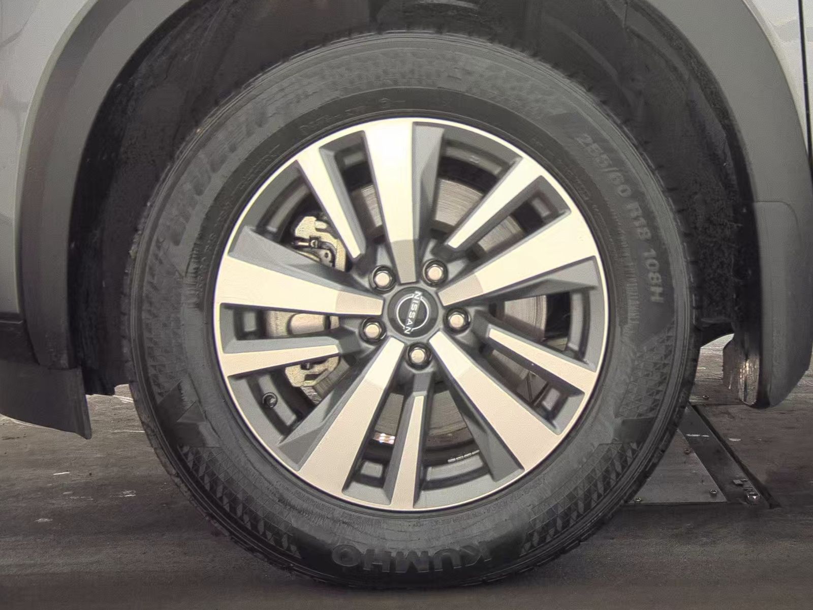 2025 Nissan Pathfinder SL AWD