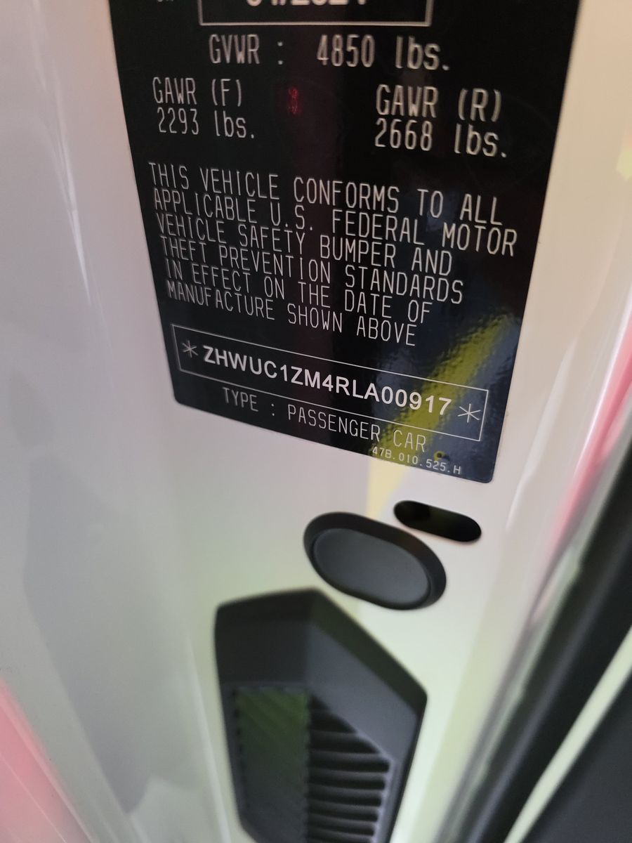 2024 Lamborghini Revuelto Base AWD