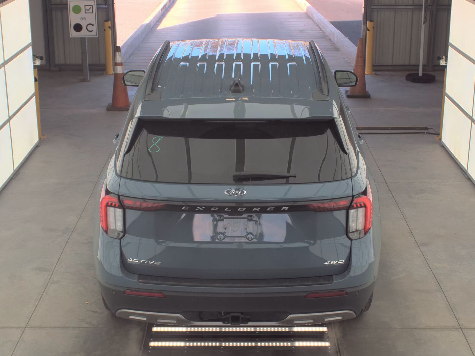 2025 Ford Explorer Active AWD