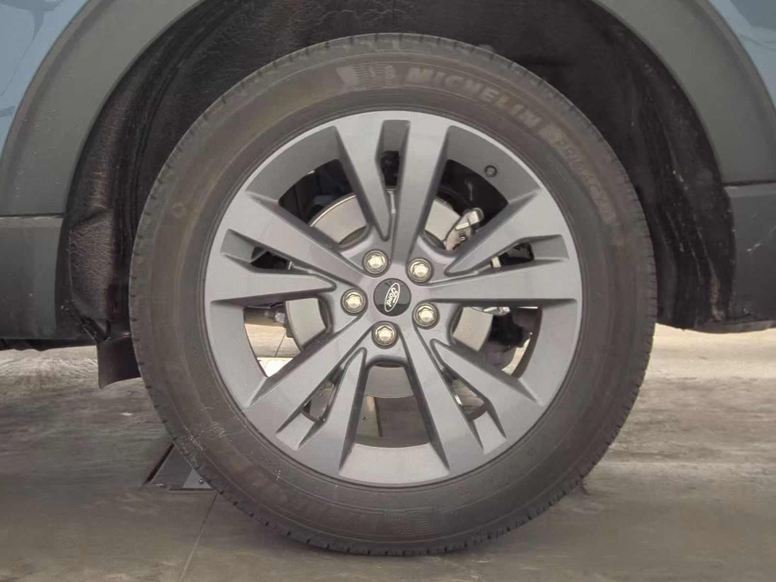 2025 Ford Explorer Active AWD