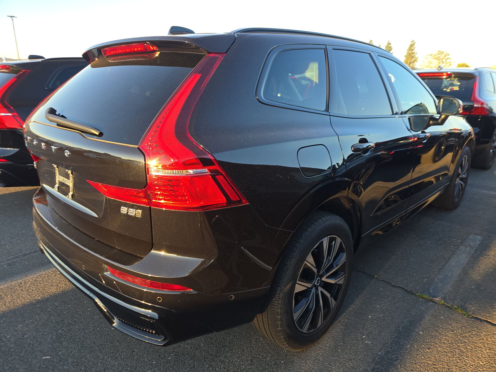 2025 Volvo XC60 B5 Plus FWD