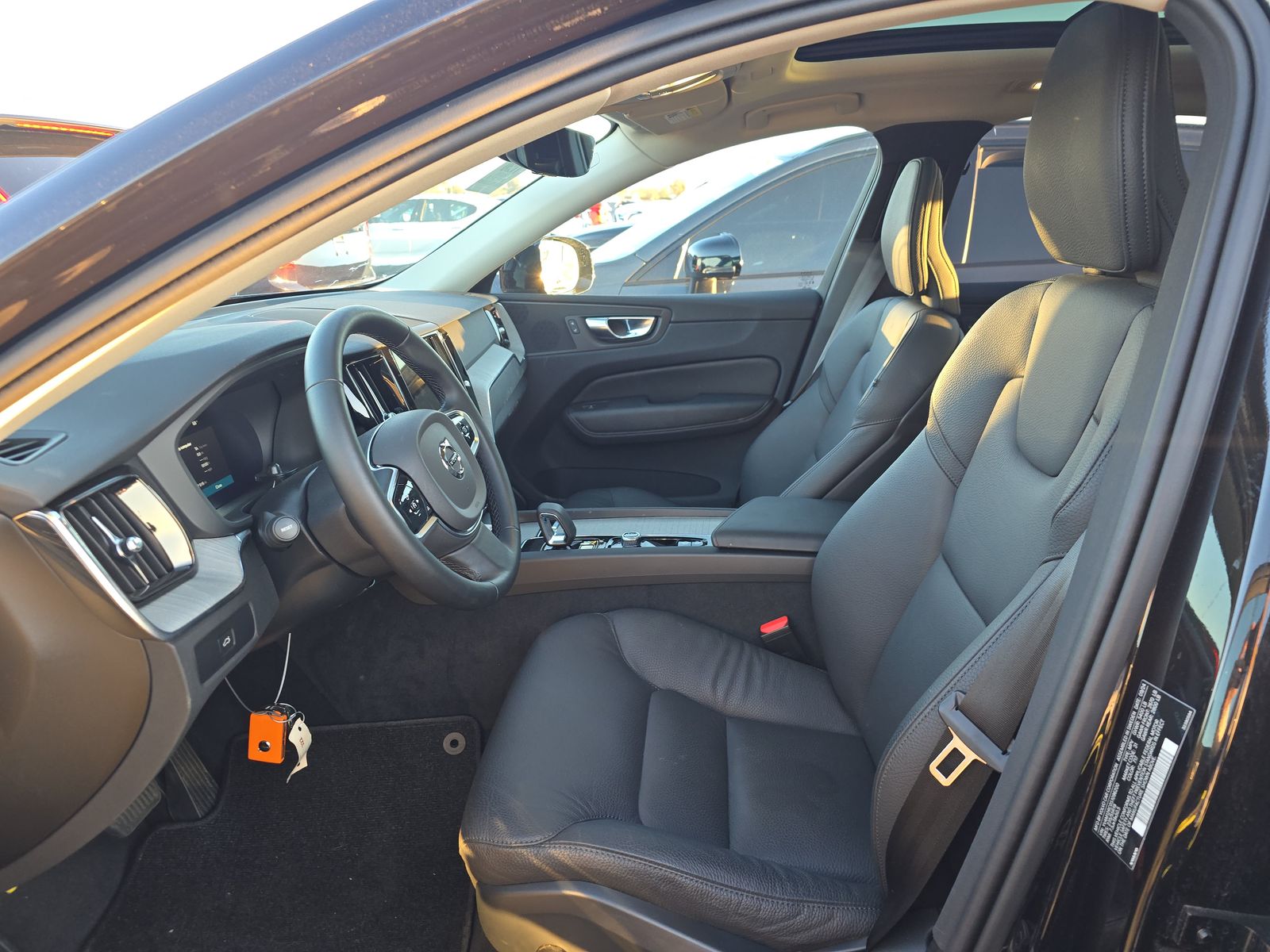 2025 Volvo XC60 B5 Plus FWD