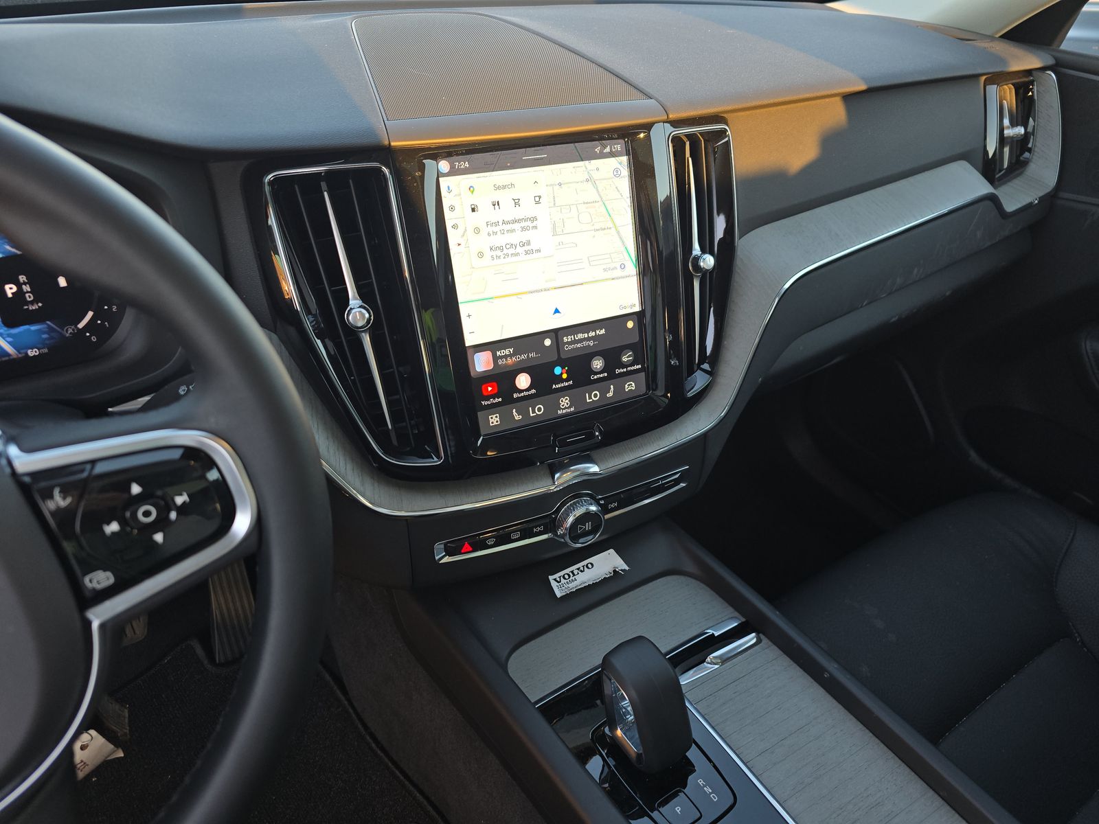 2025 Volvo XC60 B5 Plus FWD