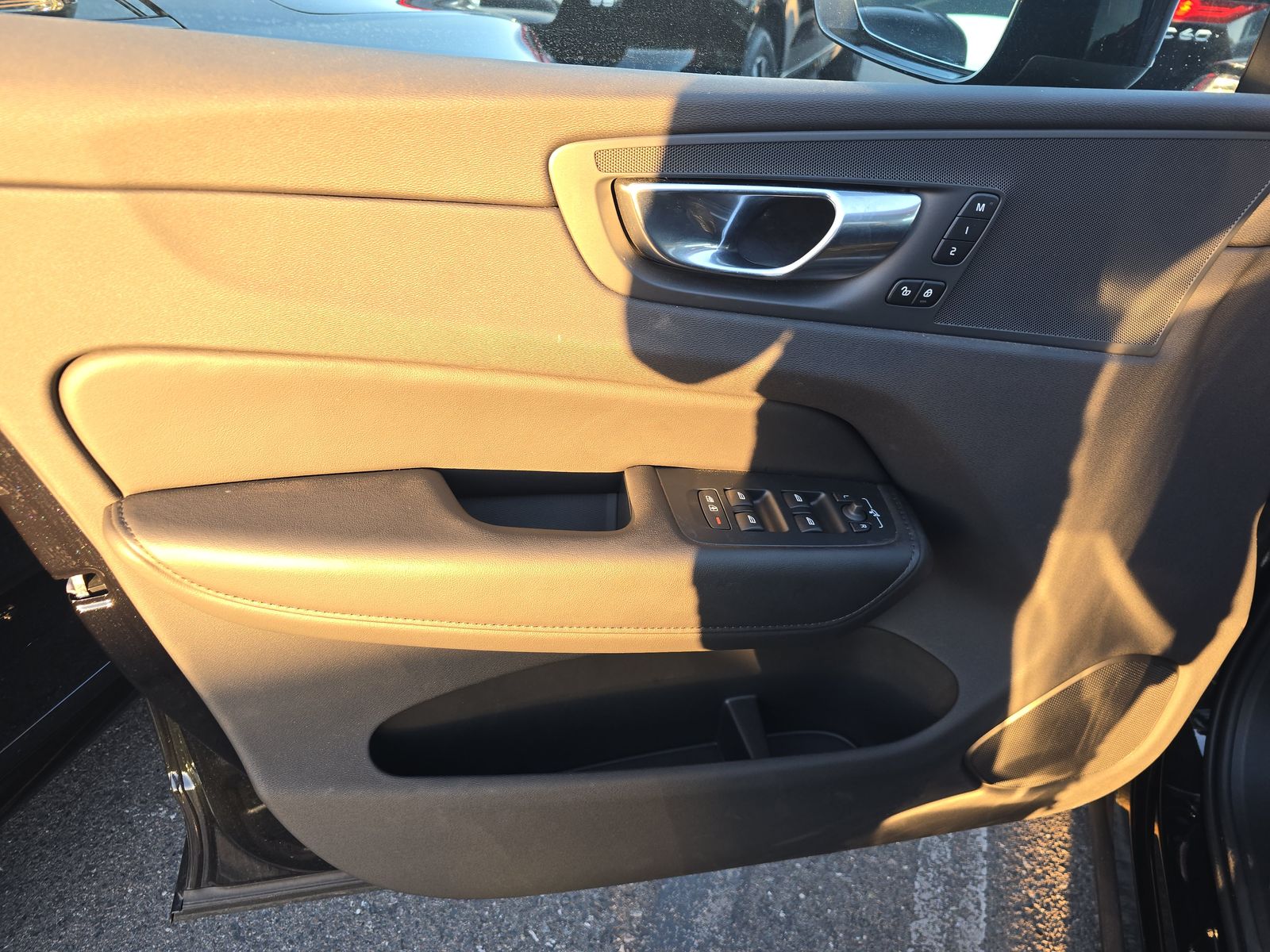 2025 Volvo XC60 B5 Plus FWD