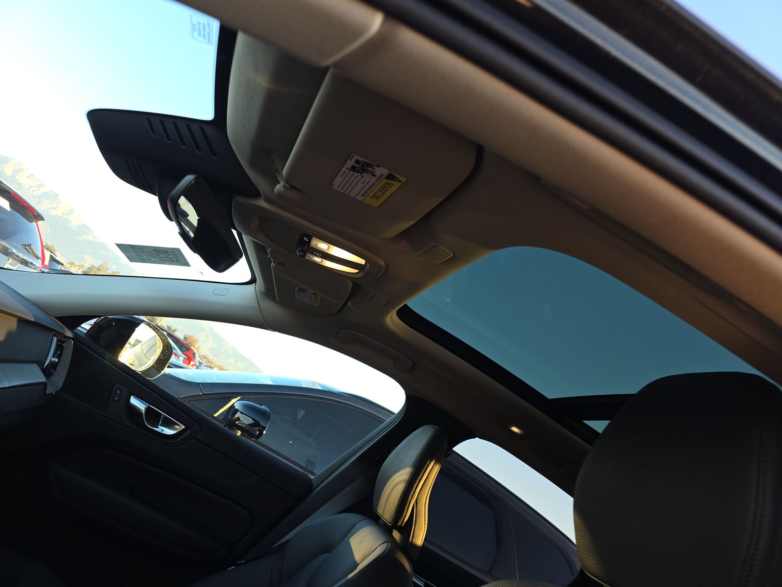 2025 Volvo XC60 B5 Plus FWD