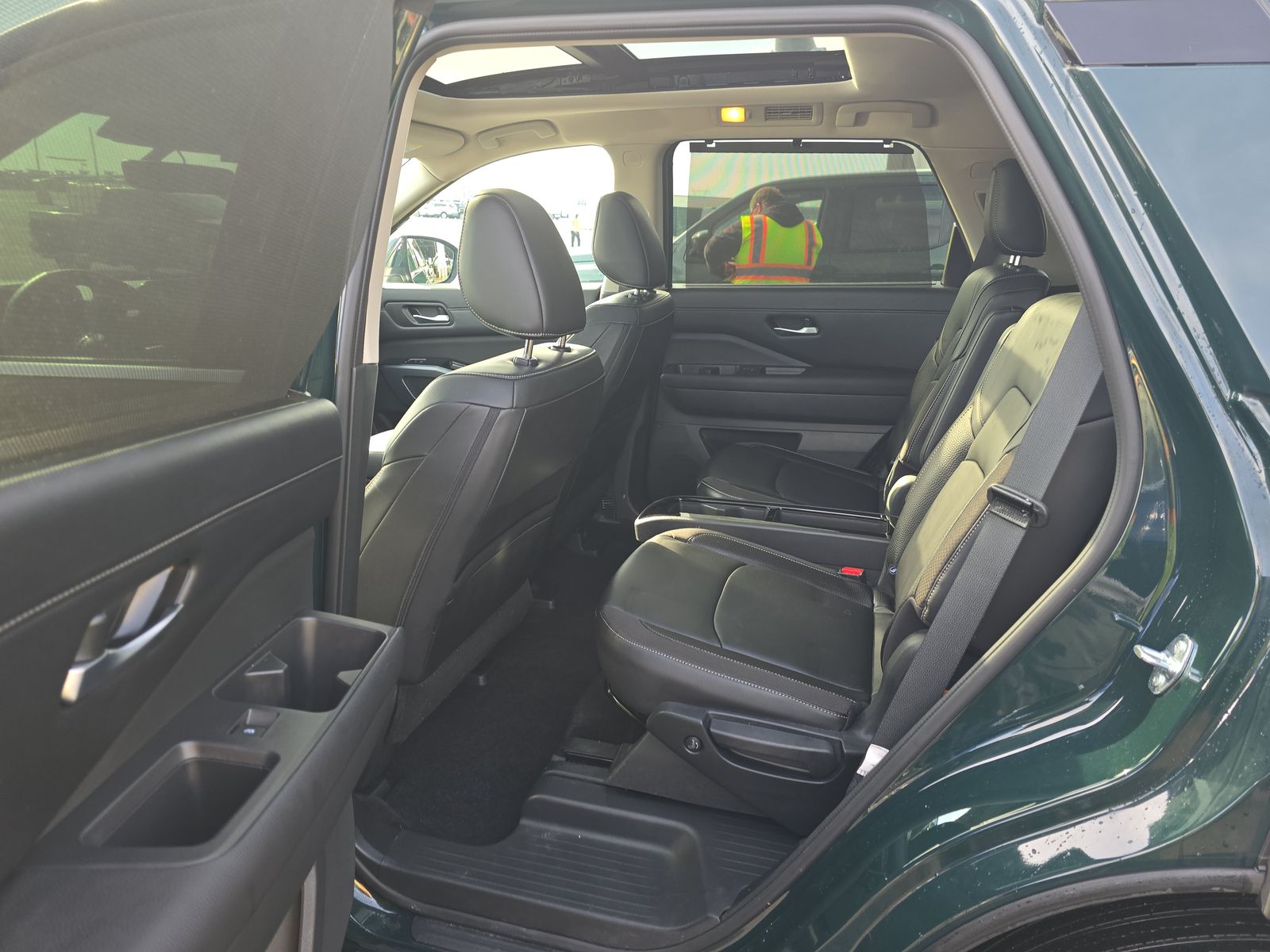 2025 Nissan Pathfinder SL FWD