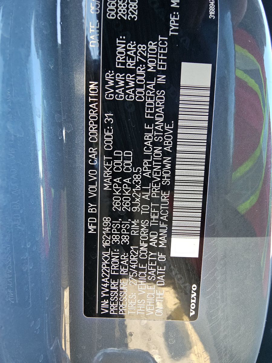 2020 Volvo XC90 T6 Momentum AWD