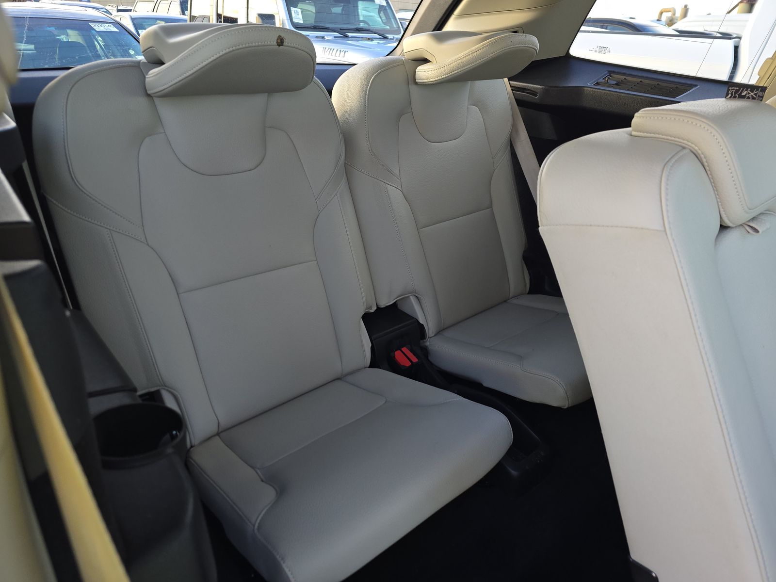 2020 Volvo XC90 T6 Momentum AWD