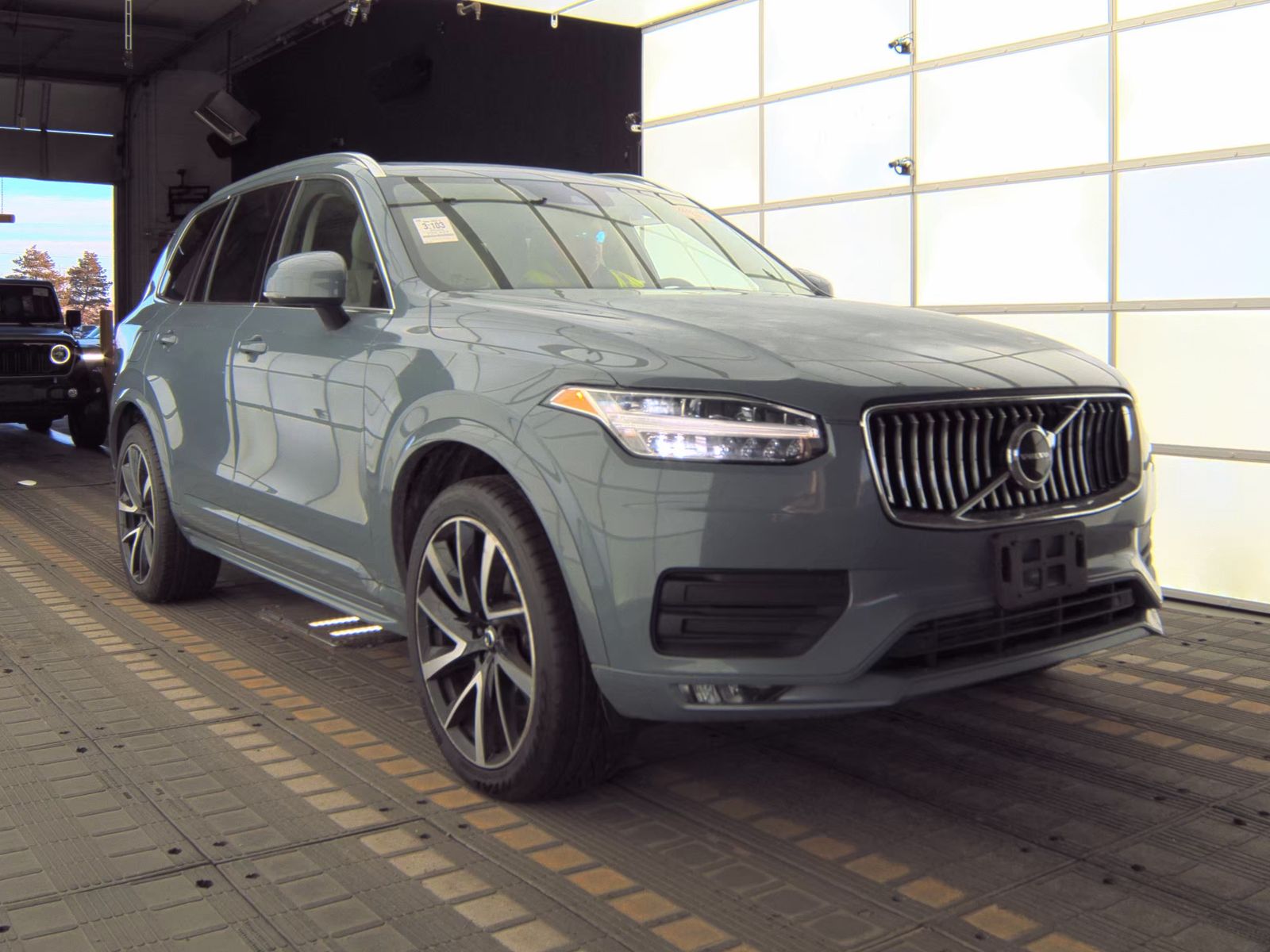2020 Volvo XC90 T6 Momentum AWD