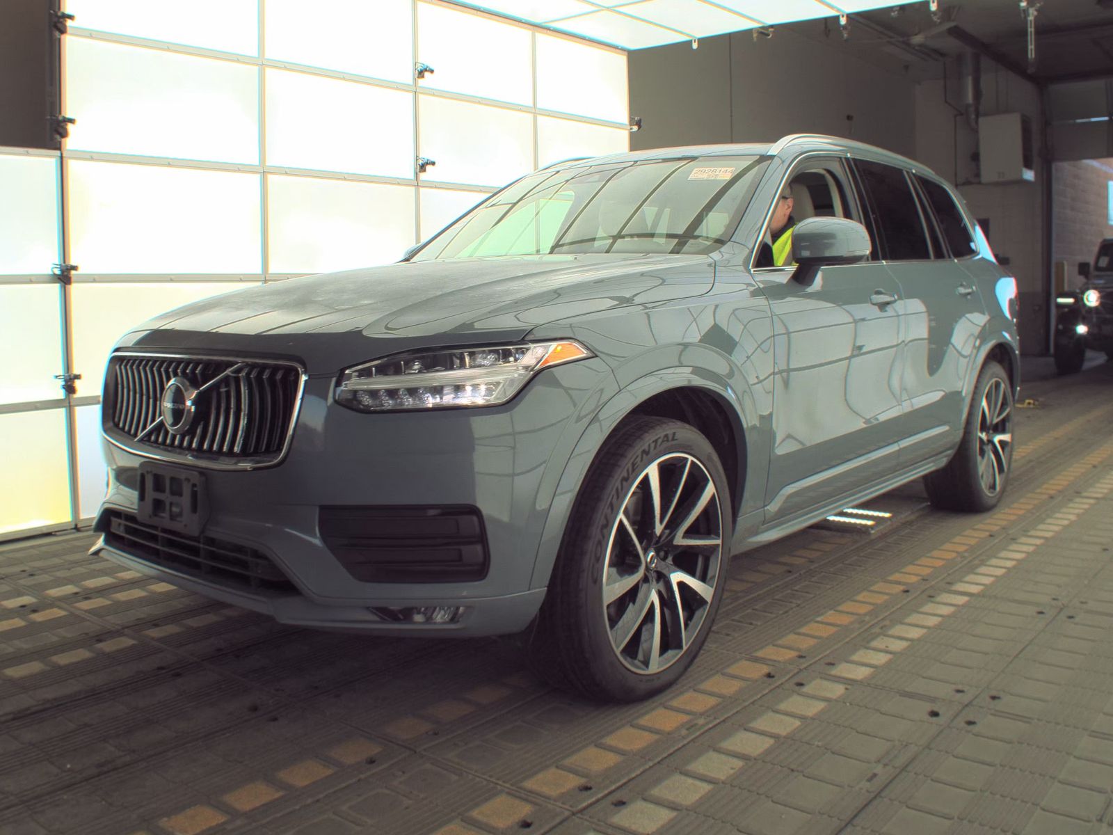 2020 Volvo XC90 T6 Momentum AWD