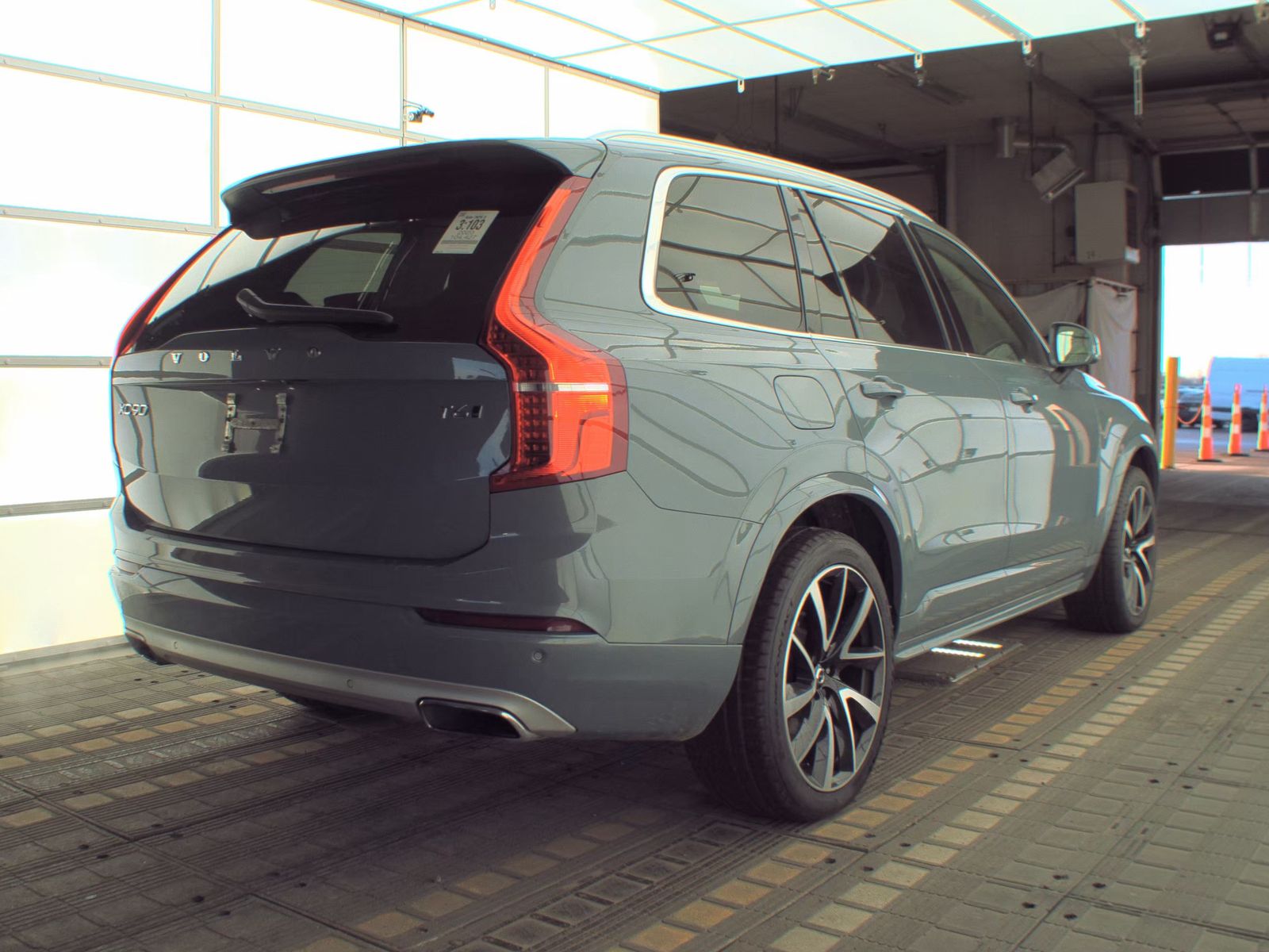 2020 Volvo XC90 T6 Momentum AWD