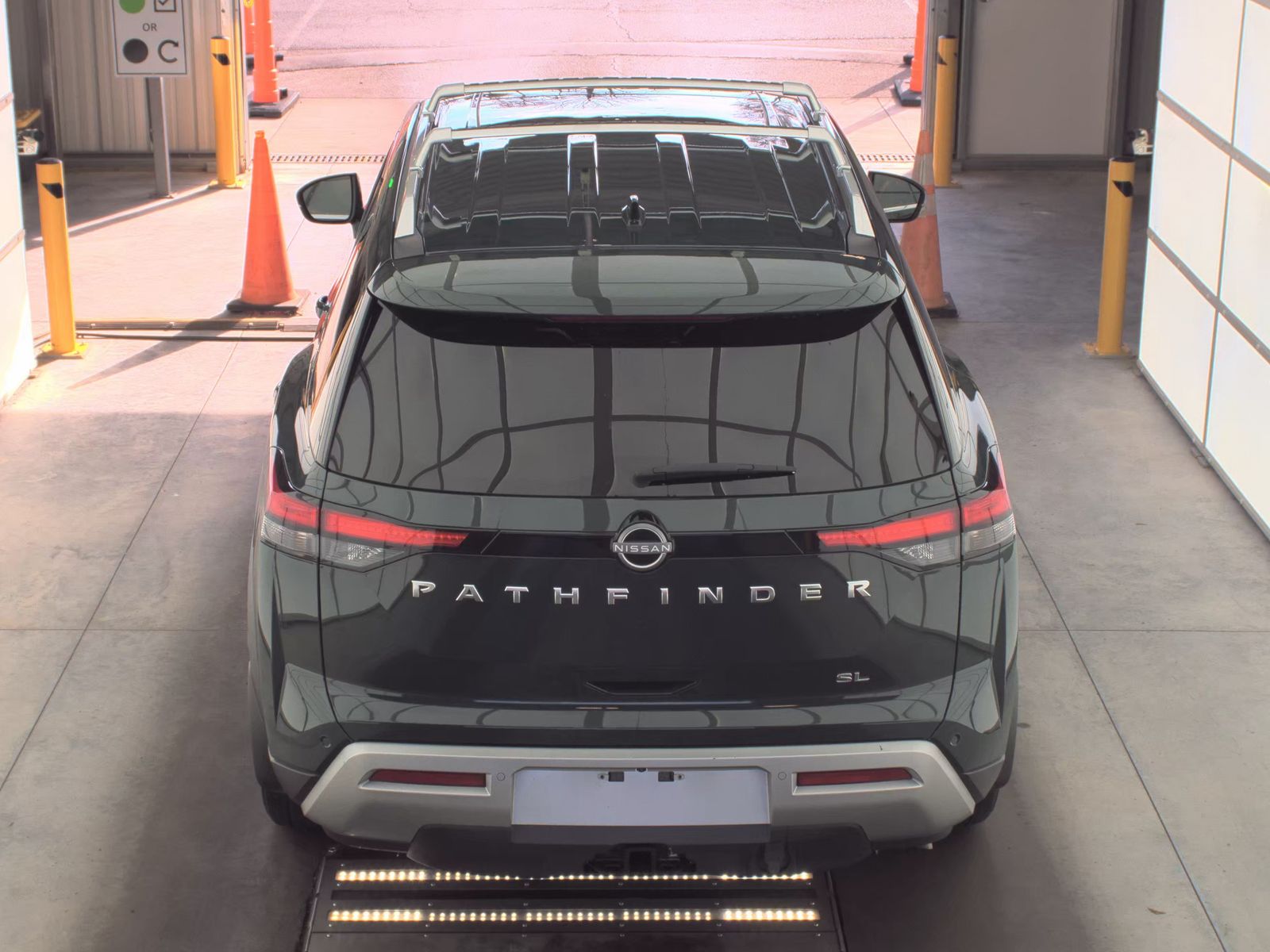 2025 Nissan Pathfinder SL FWD