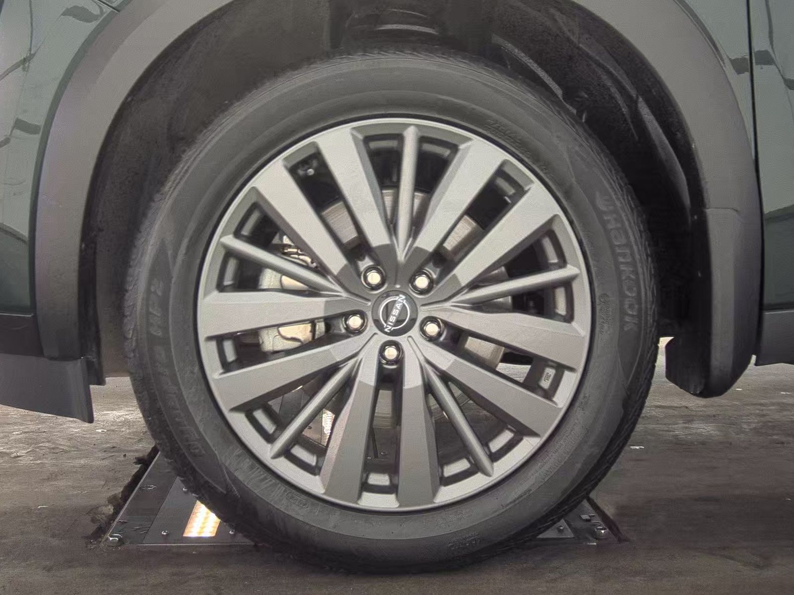 2025 Nissan Pathfinder SL FWD