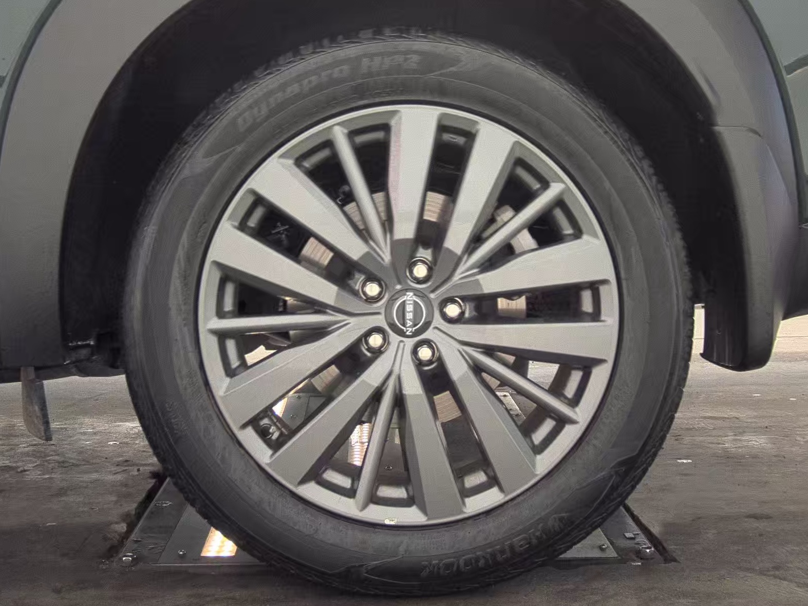 2025 Nissan Pathfinder SL FWD