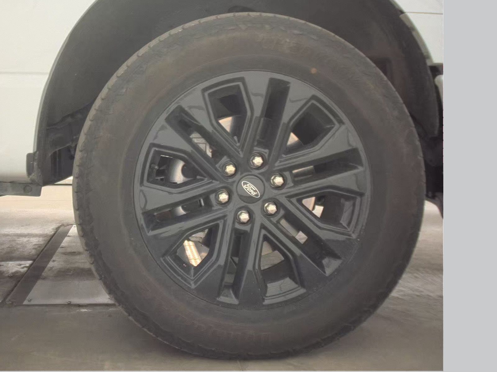 2025 Ford F-150 Lariat AWD