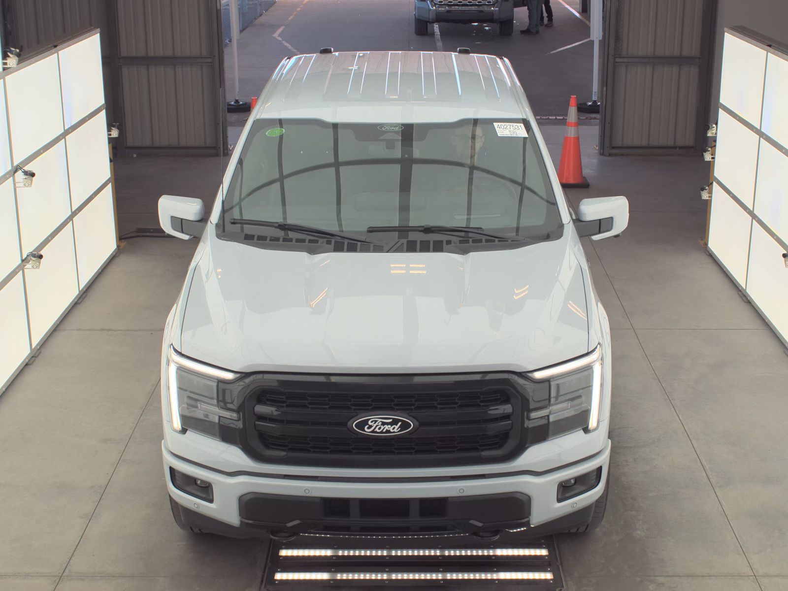 2025 Ford F-150 Lariat AWD