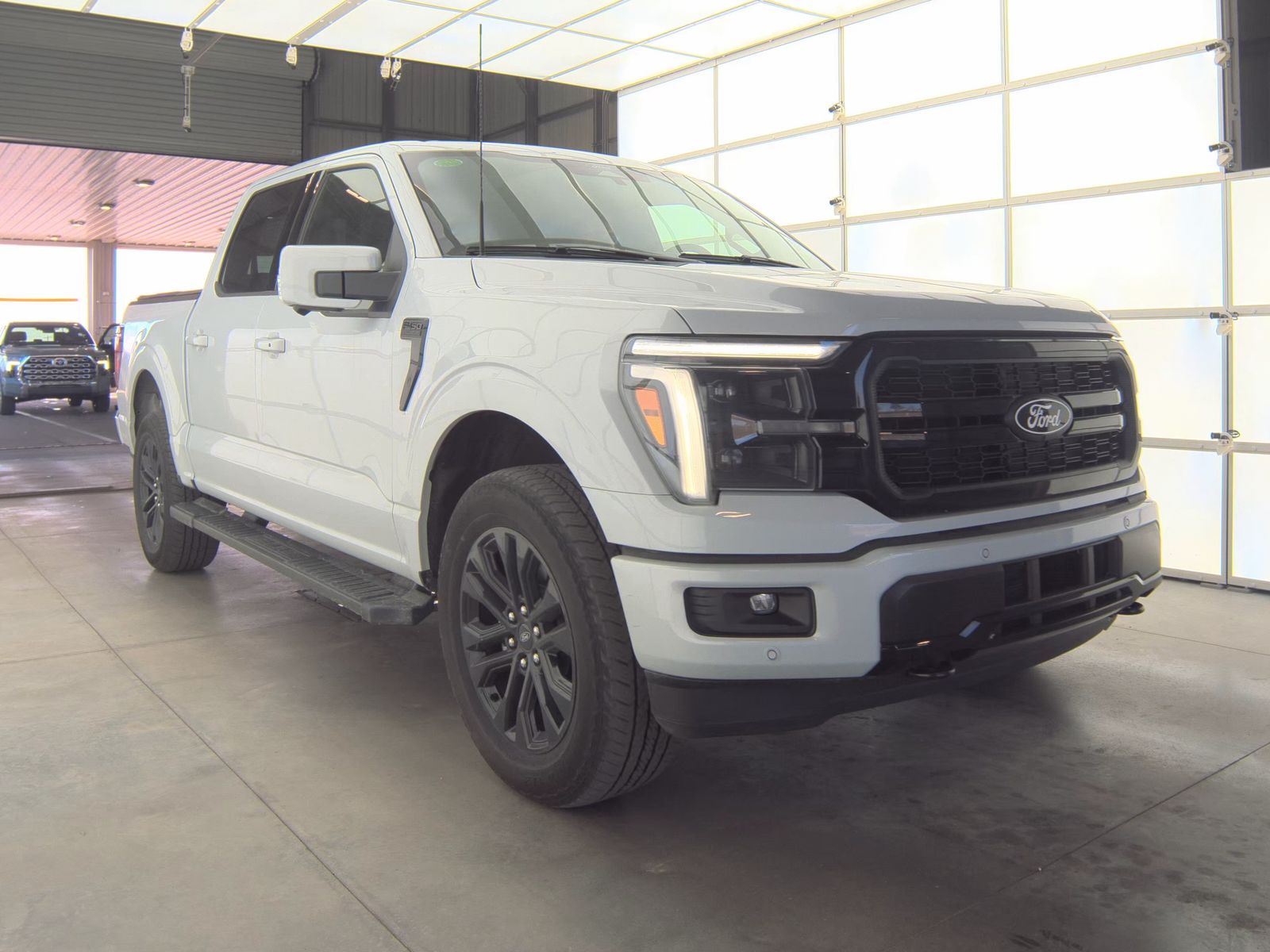 2025 Ford F-150 Lariat AWD