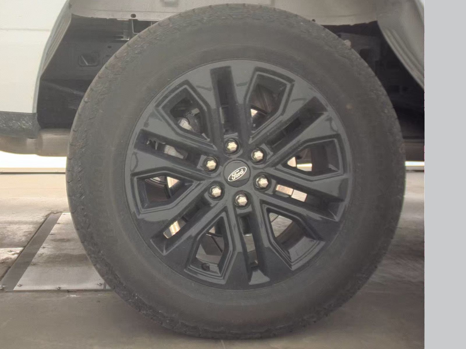 2025 Ford F-150 Lariat AWD