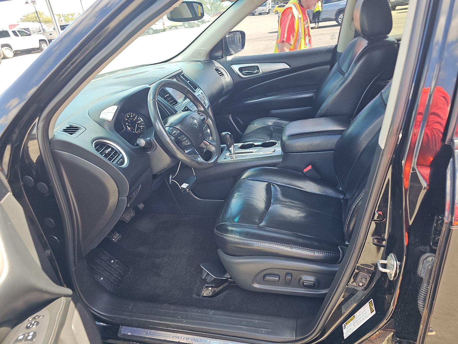 2017 Nissan Pathfinder SL FWD