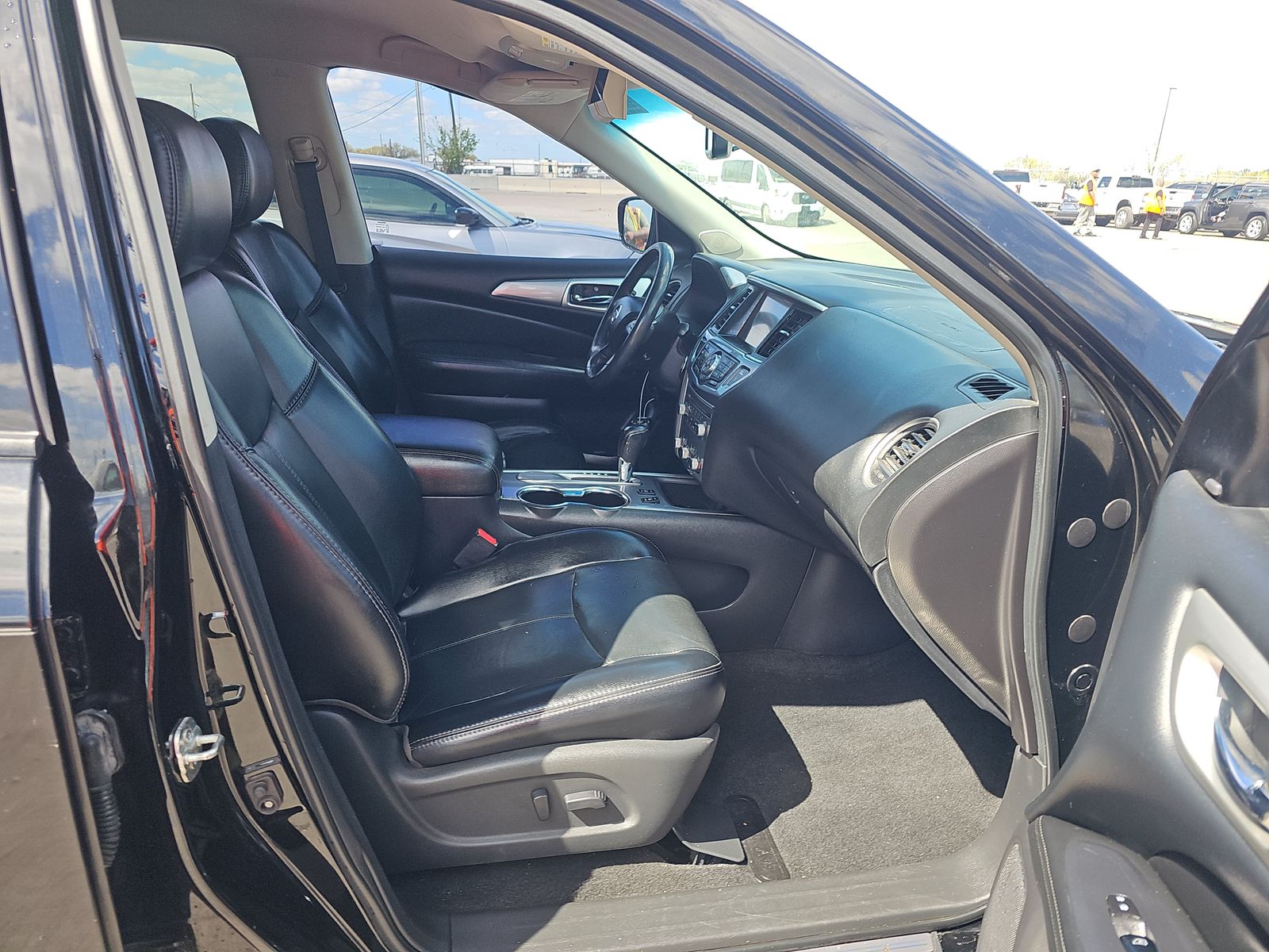 2017 Nissan Pathfinder SL FWD
