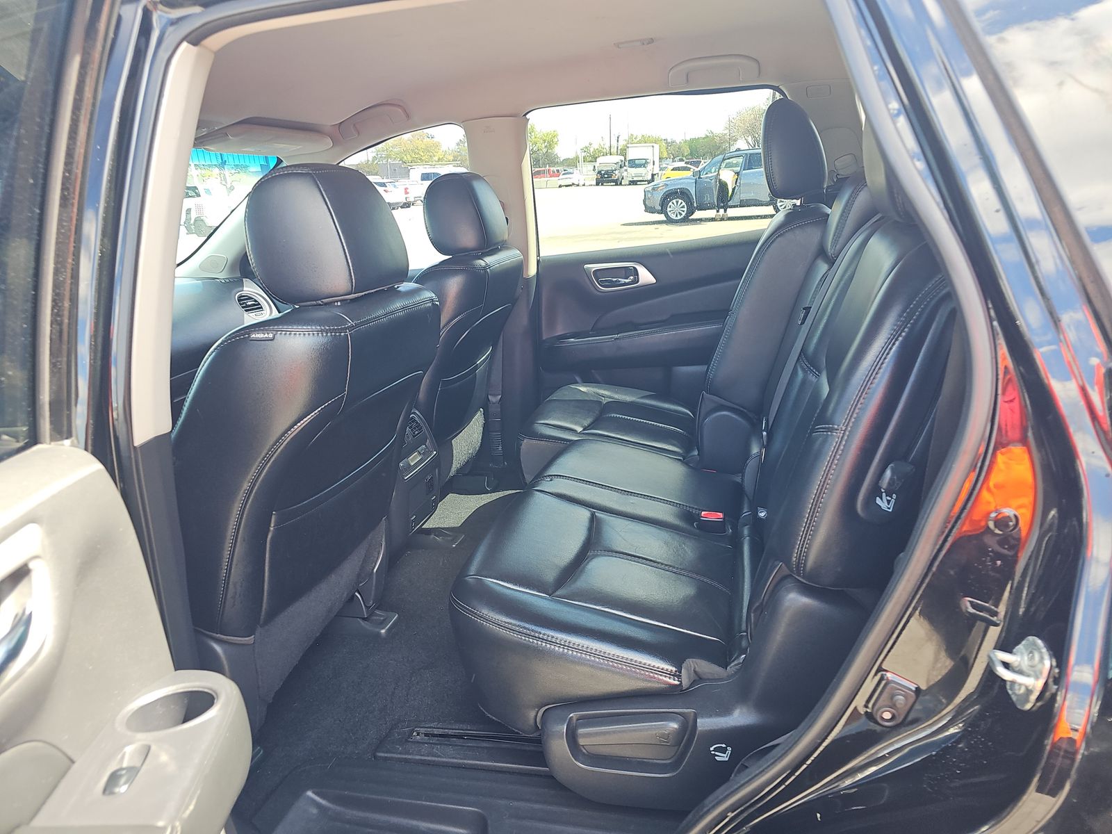 2017 Nissan Pathfinder SL FWD