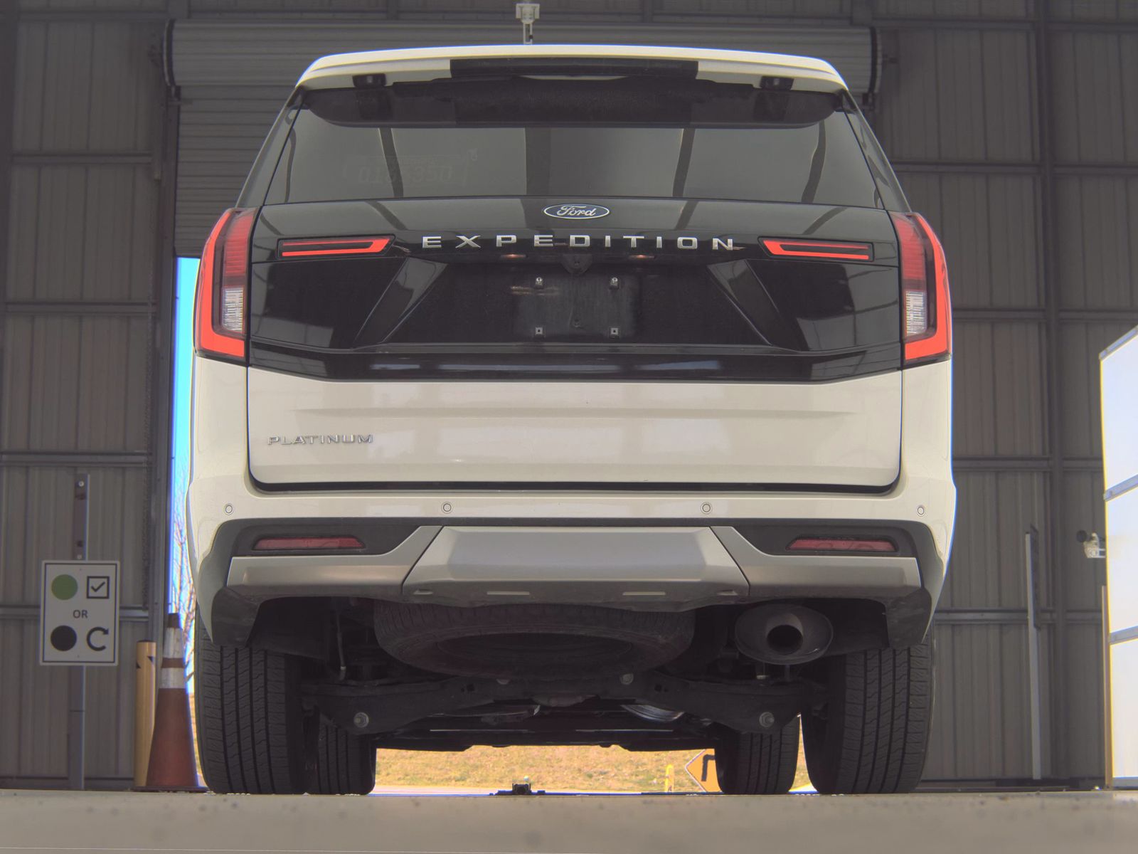 FORD EXPEDITION - 8
