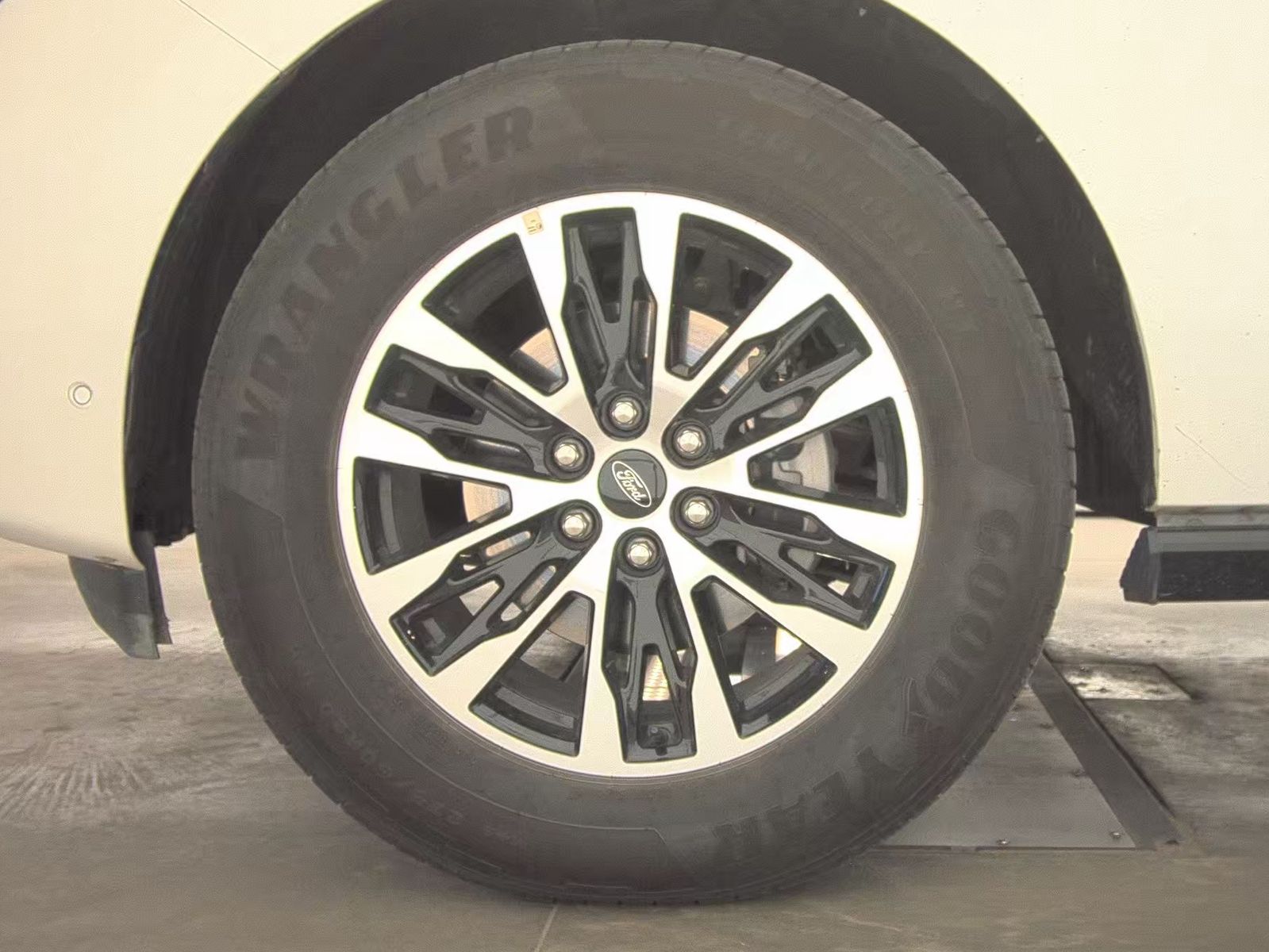 FORD EXPEDITION - 10