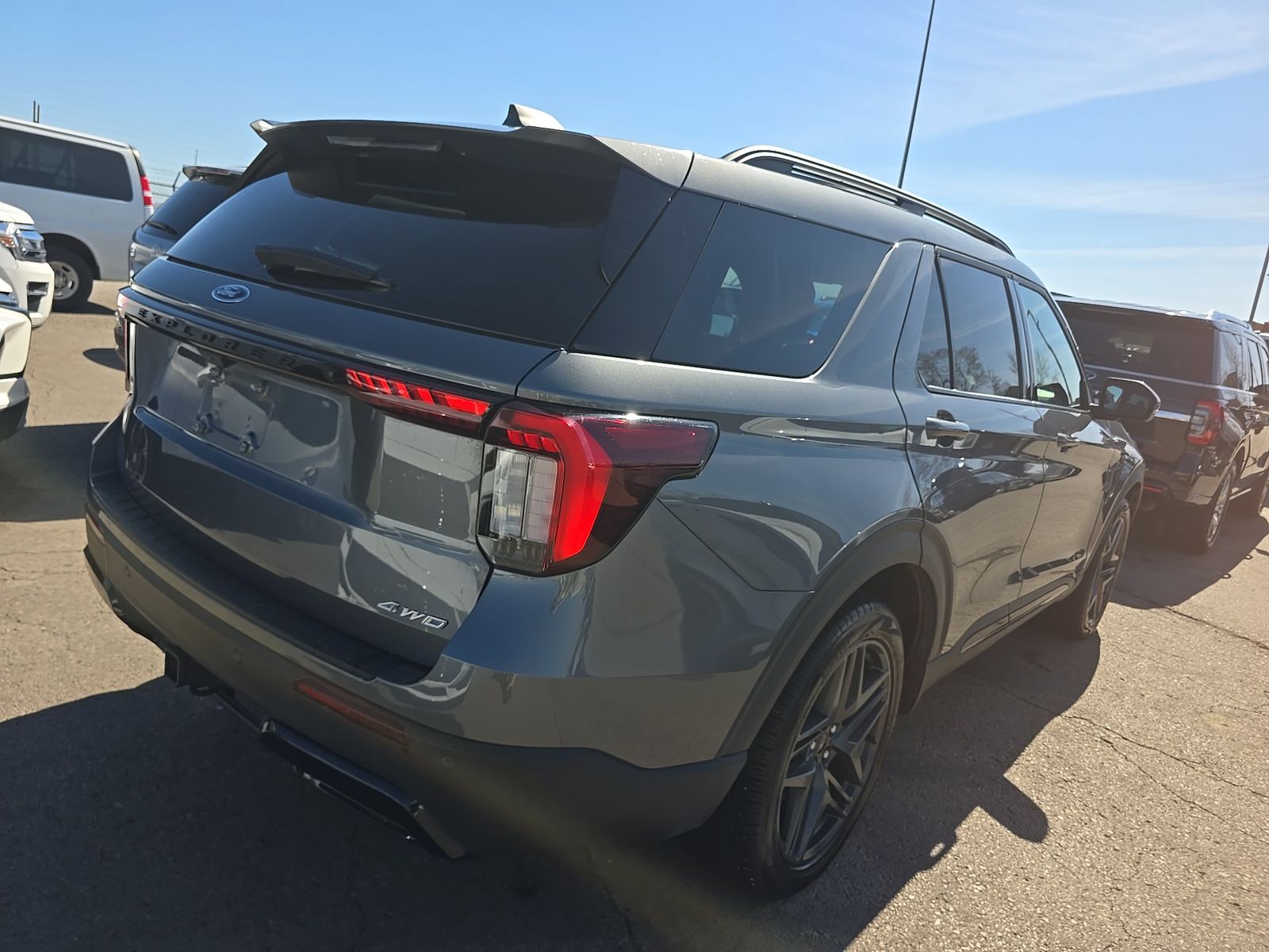 2025 Ford Explorer ST-Line AWD