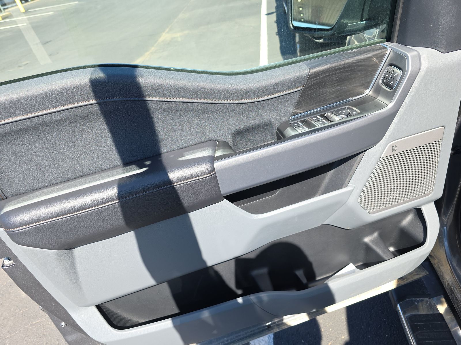 2025 Ford F-150 Lariat AWD