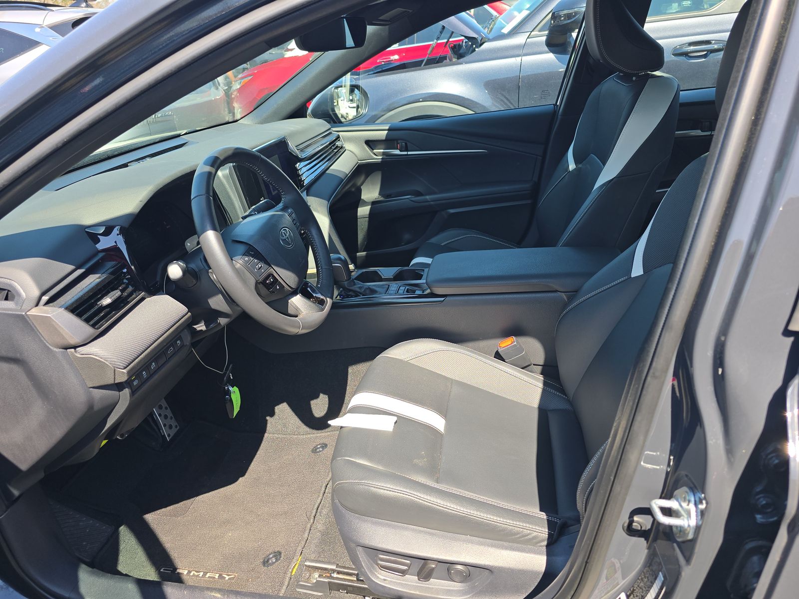 2025 Toyota Camry SE AWD