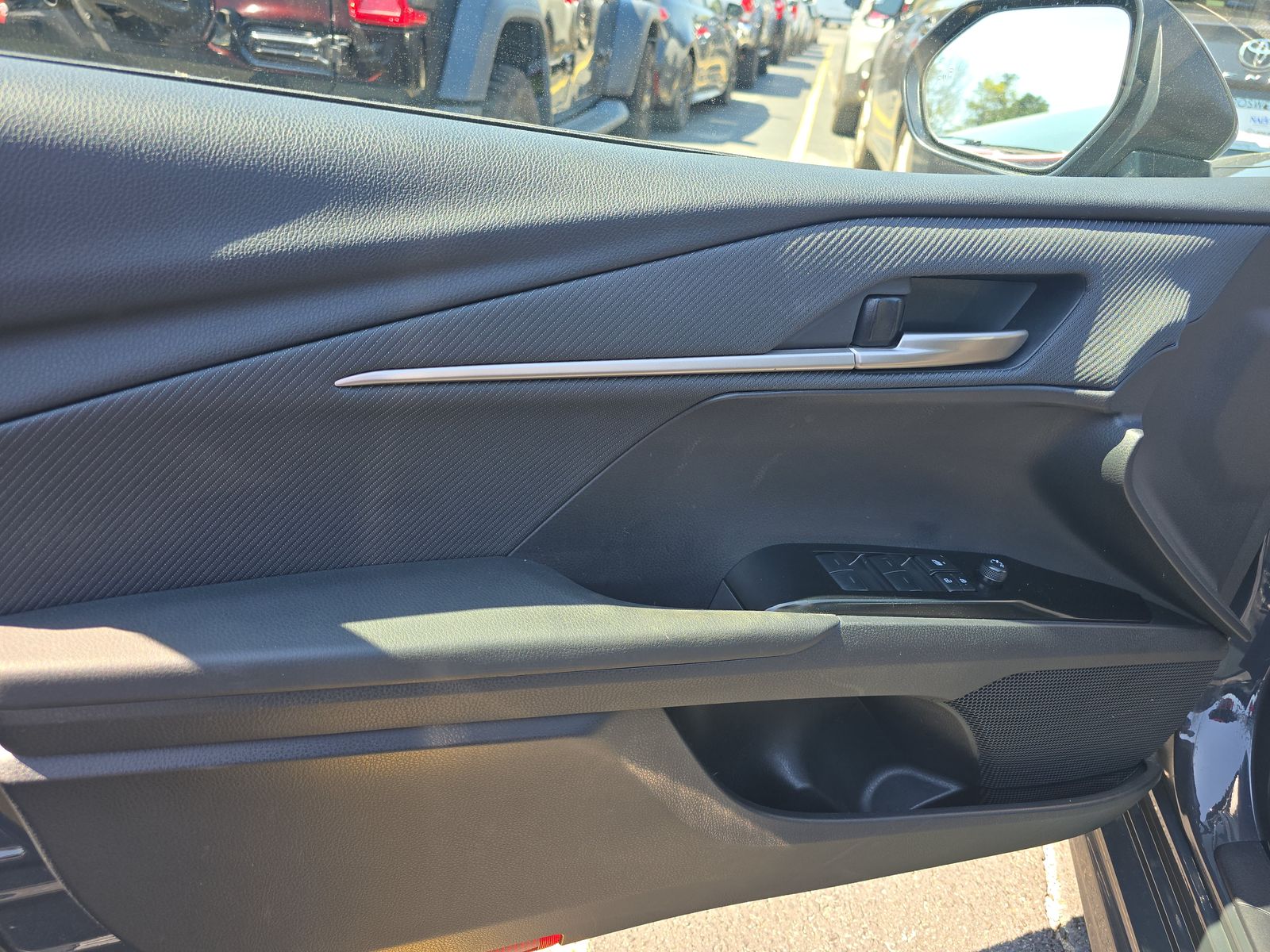 2025 Toyota Camry SE AWD