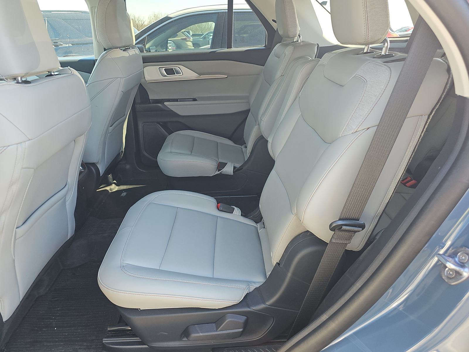 2025 Ford Explorer Active AWD