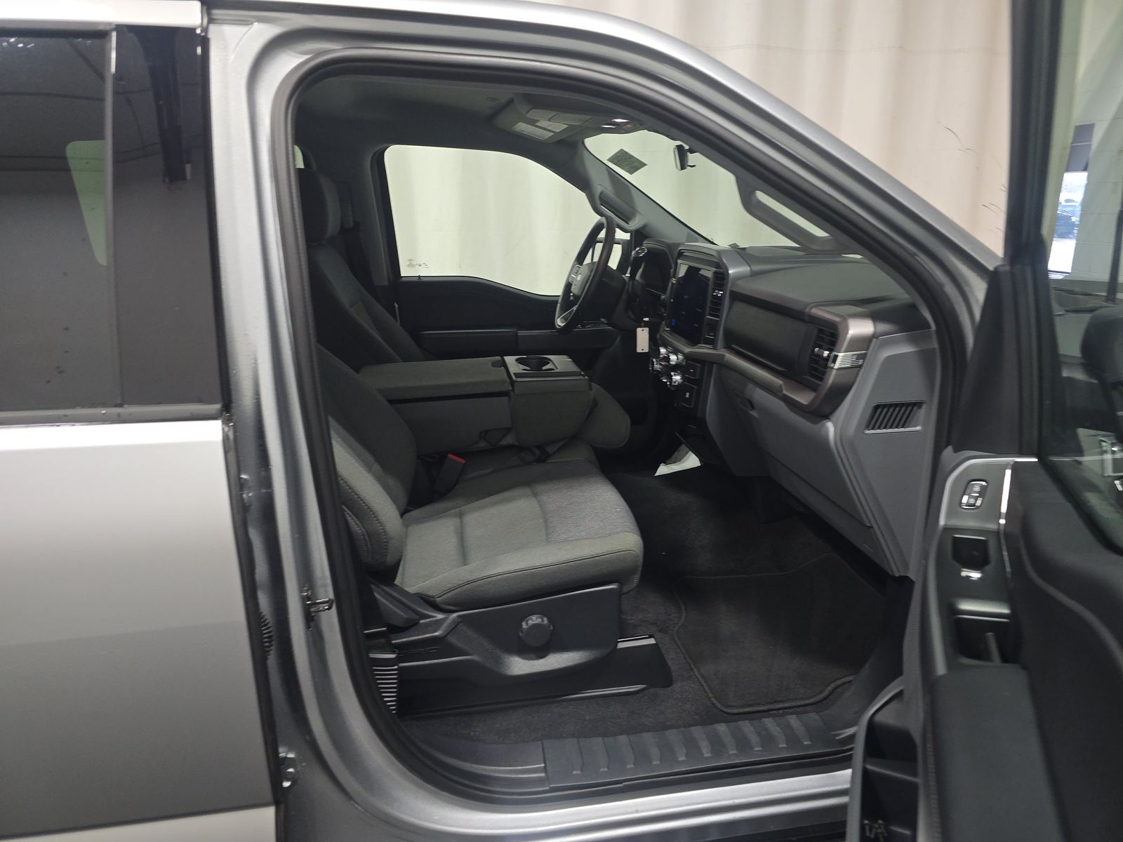 2025 Ford F-150 XLT AWD