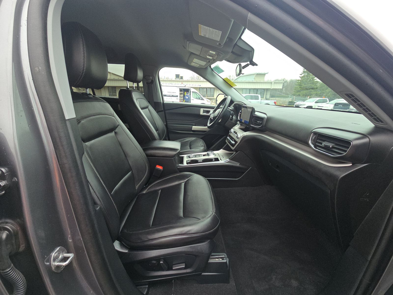 2023 Ford Explorer XLT AWD