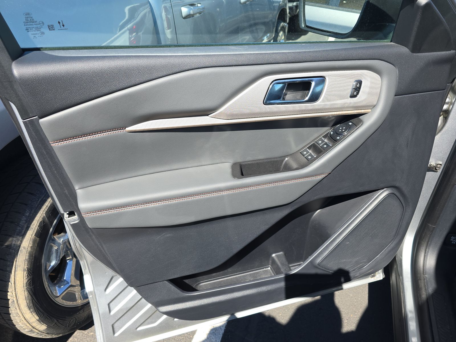 2025 Ford Explorer Active RWD