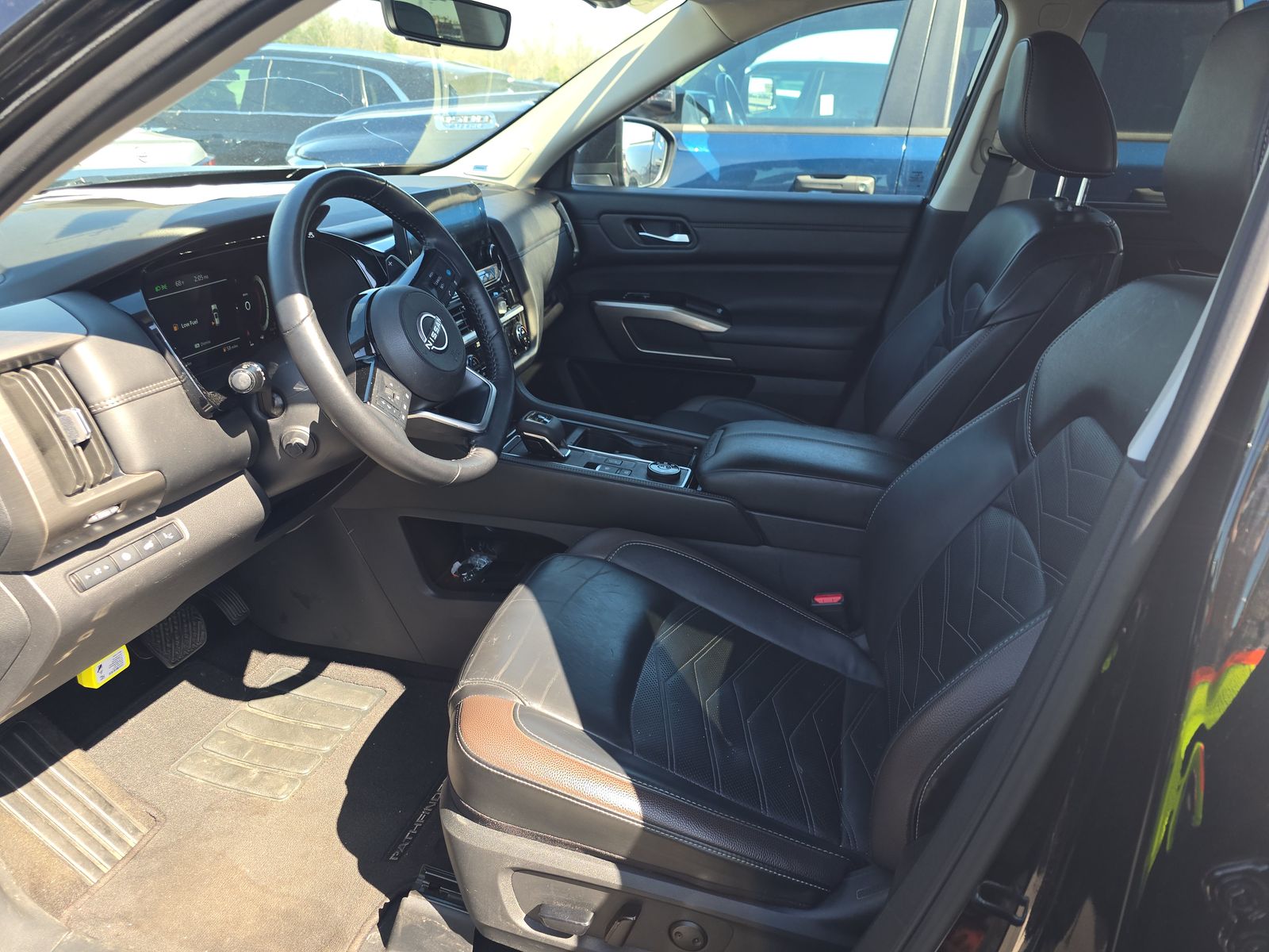 2025 Nissan Pathfinder Platinum AWD