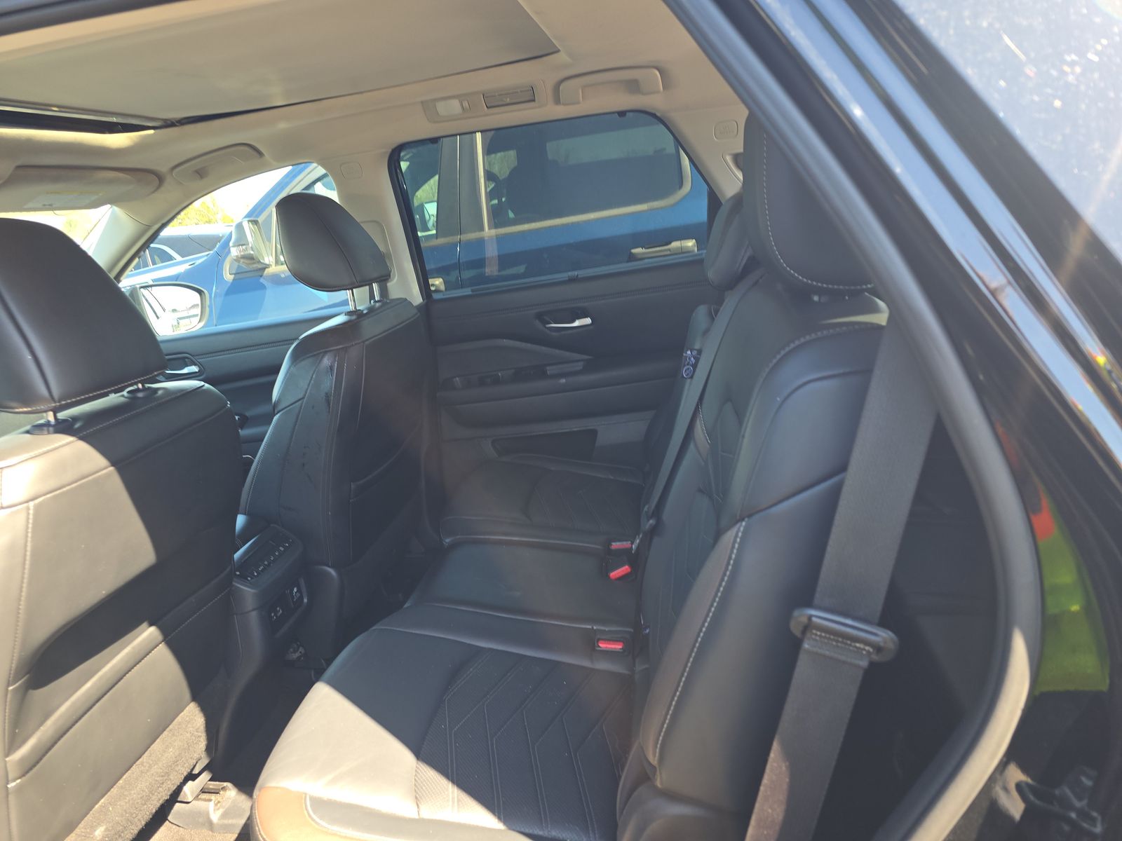 2025 Nissan Pathfinder Platinum AWD