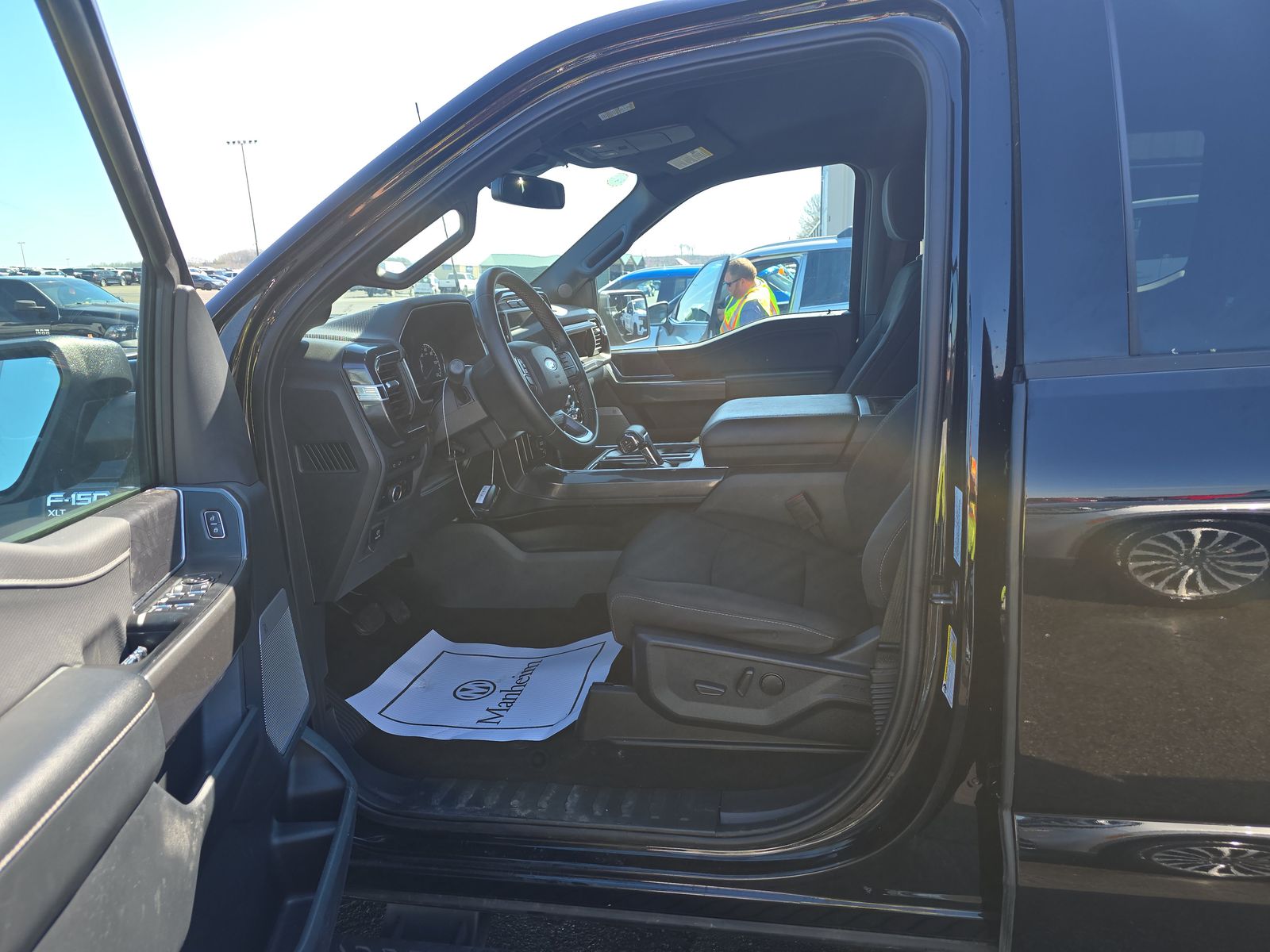 2023 Ford F-150 XLT AWD