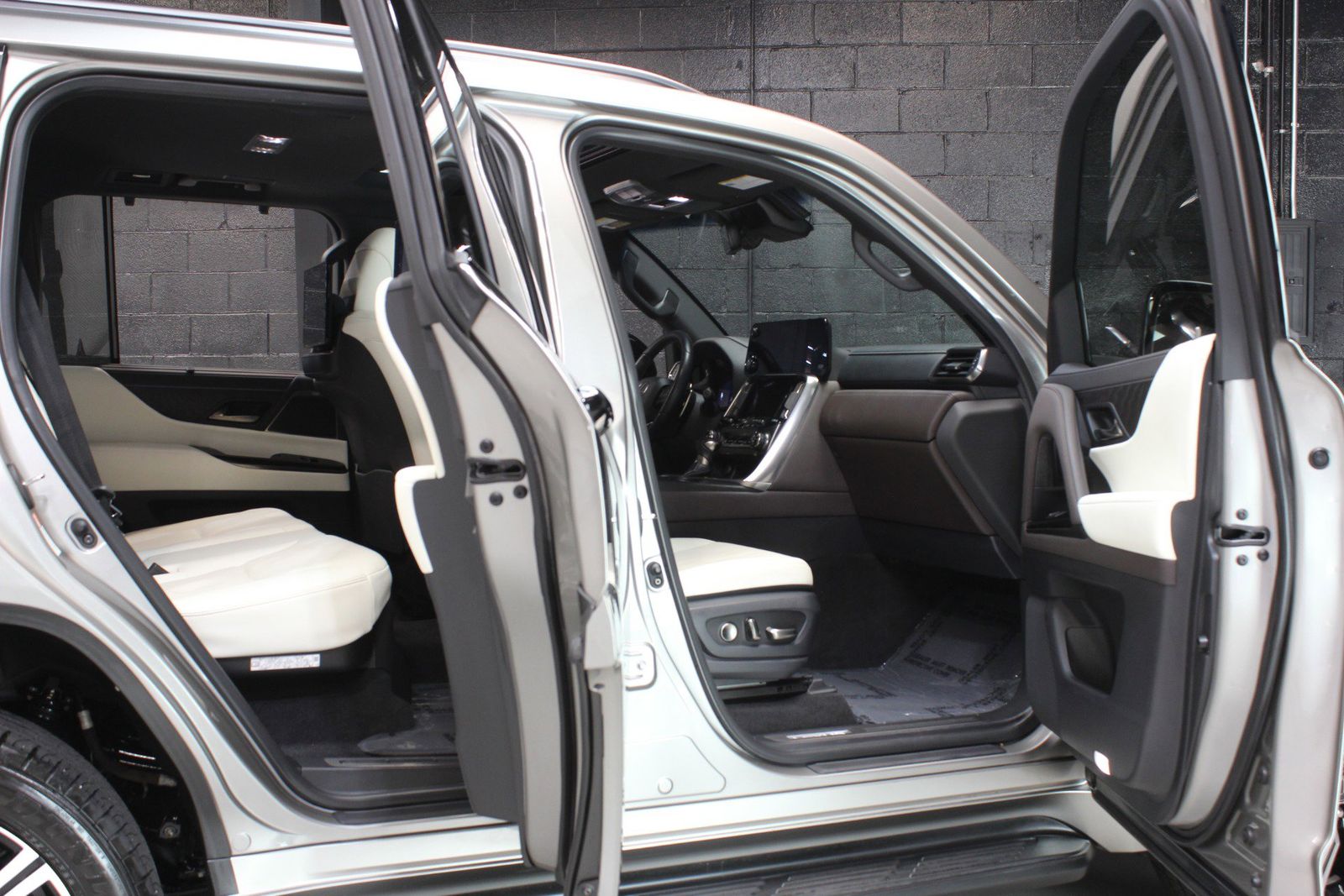 2023 Lexus LX LX 600 Luxury AWD