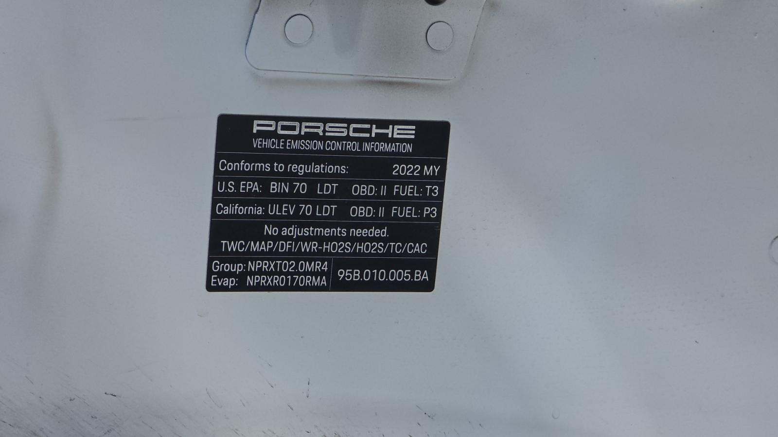 2022 Porsche Macan Base AWD