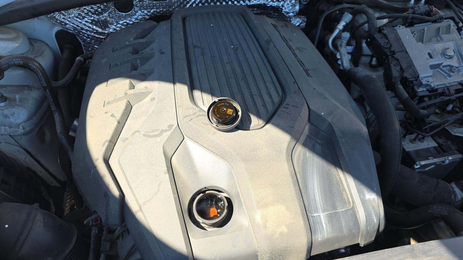 2022 Porsche Macan Base AWD