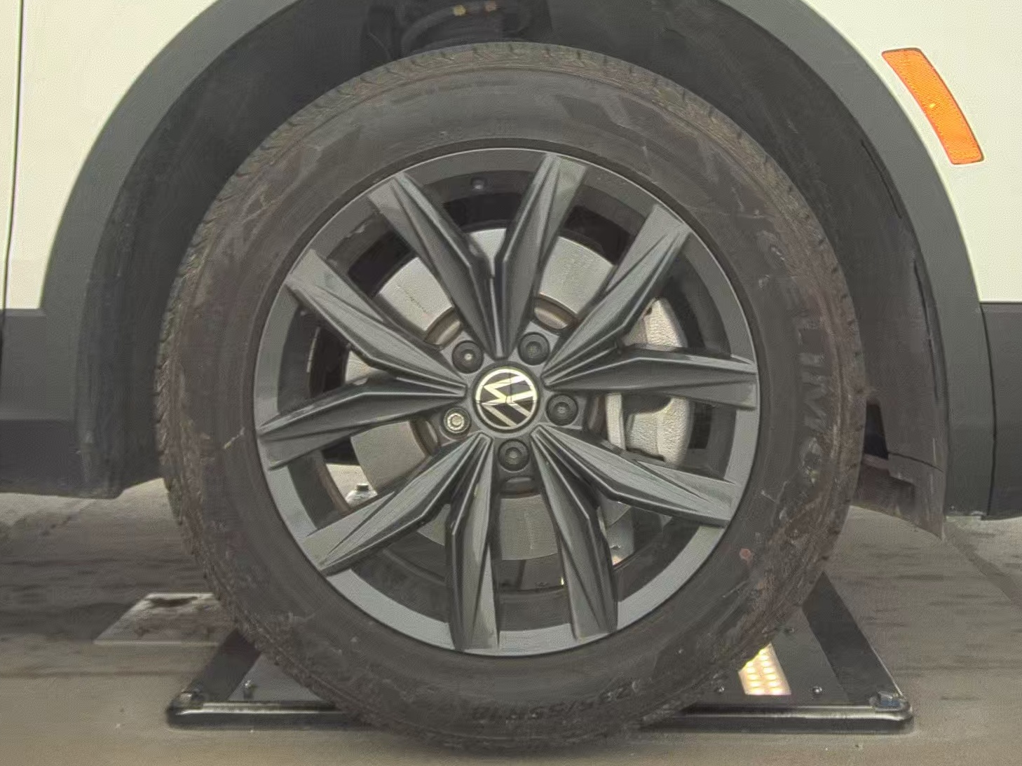 2024 Volkswagen Tiguan 2.0T SE FWD