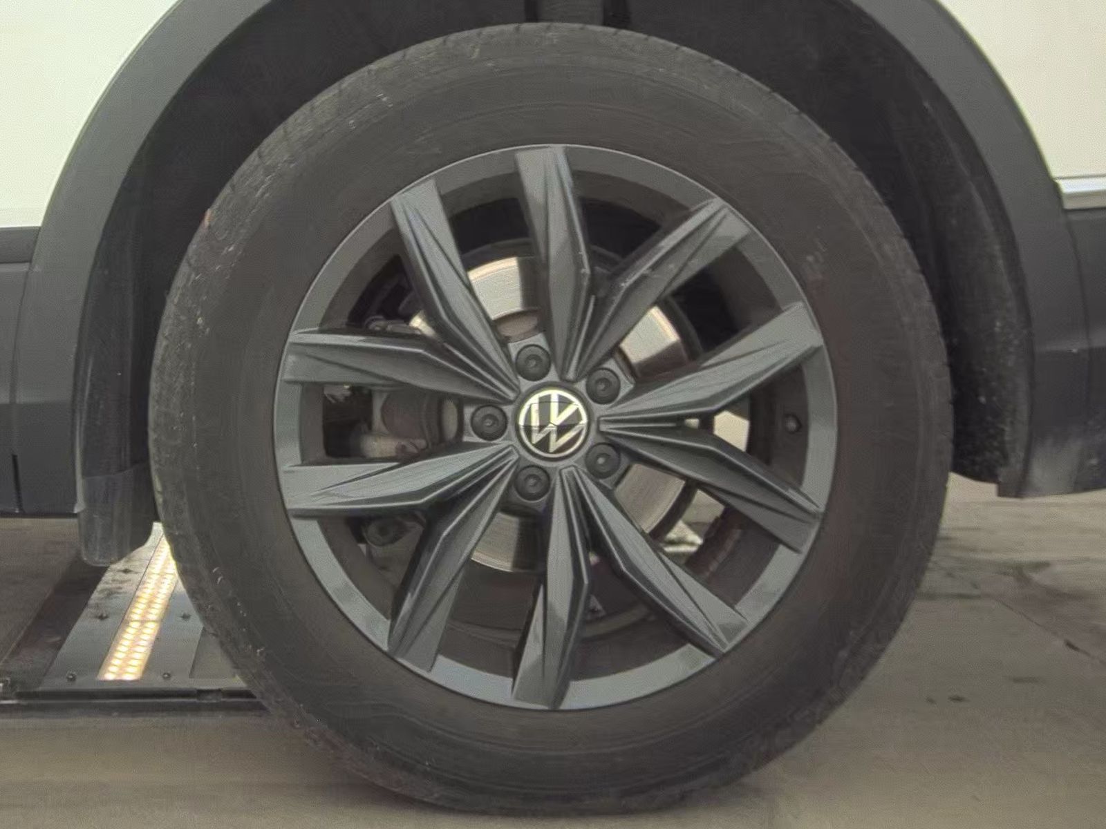 2024 Volkswagen Tiguan 2.0T SE FWD