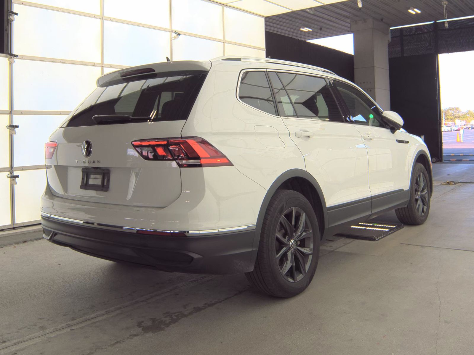 2024 Volkswagen Tiguan 2.0T SE FWD