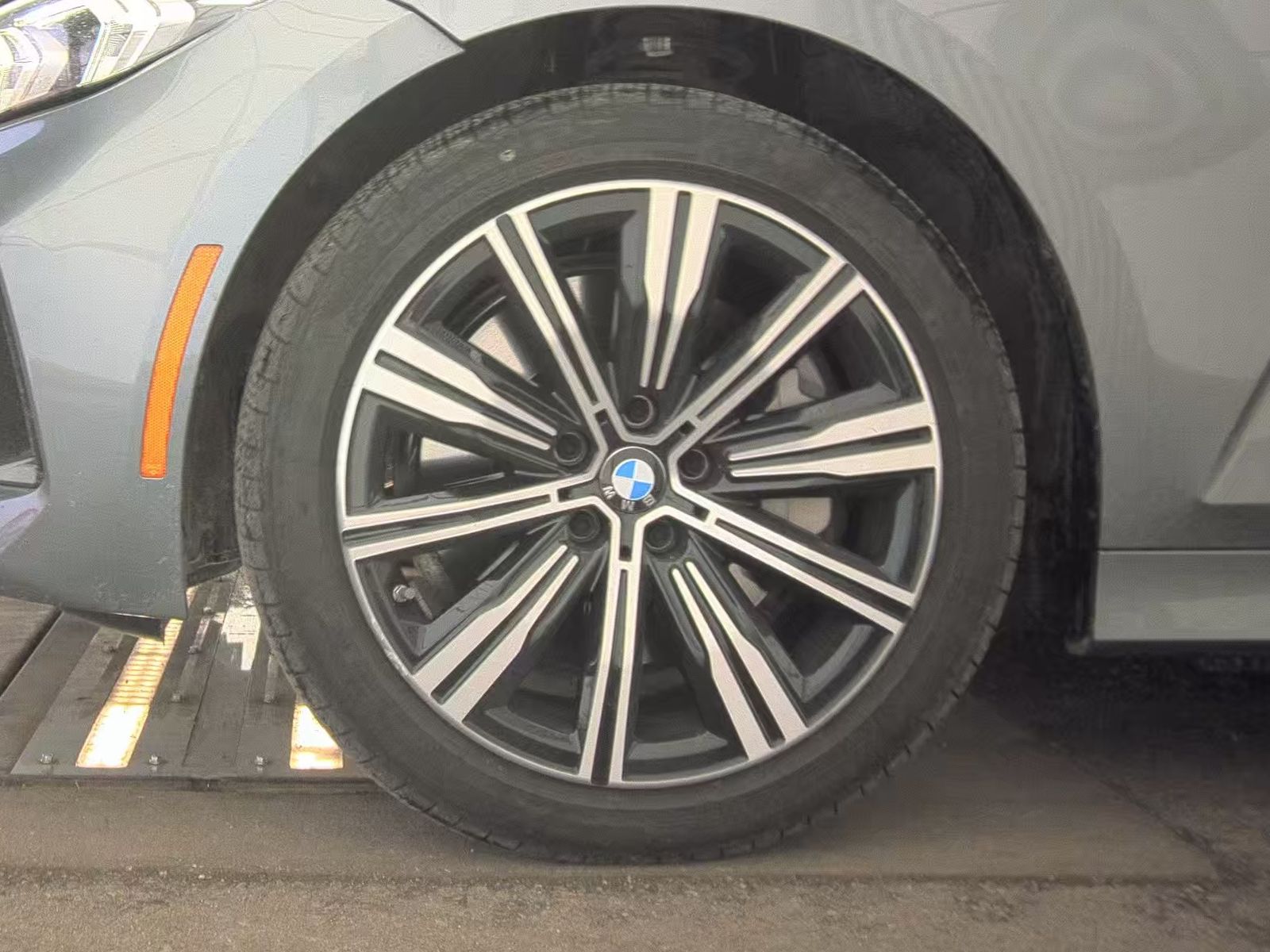 2025 BMW 3 Series 330i xDrive AWD